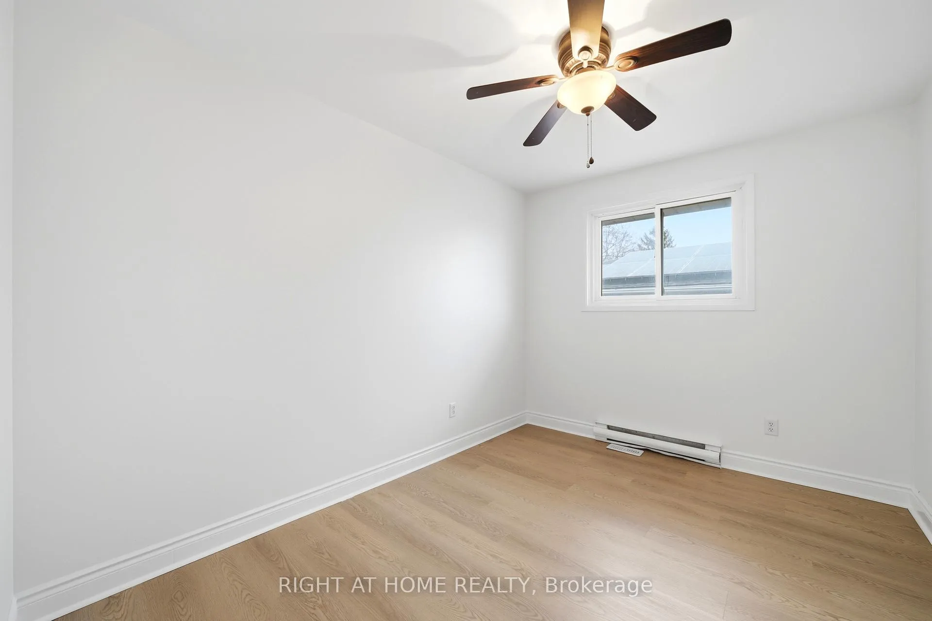 Photo 25 of 839 Glen Street, Oshawa, Lakeview — HOMEH