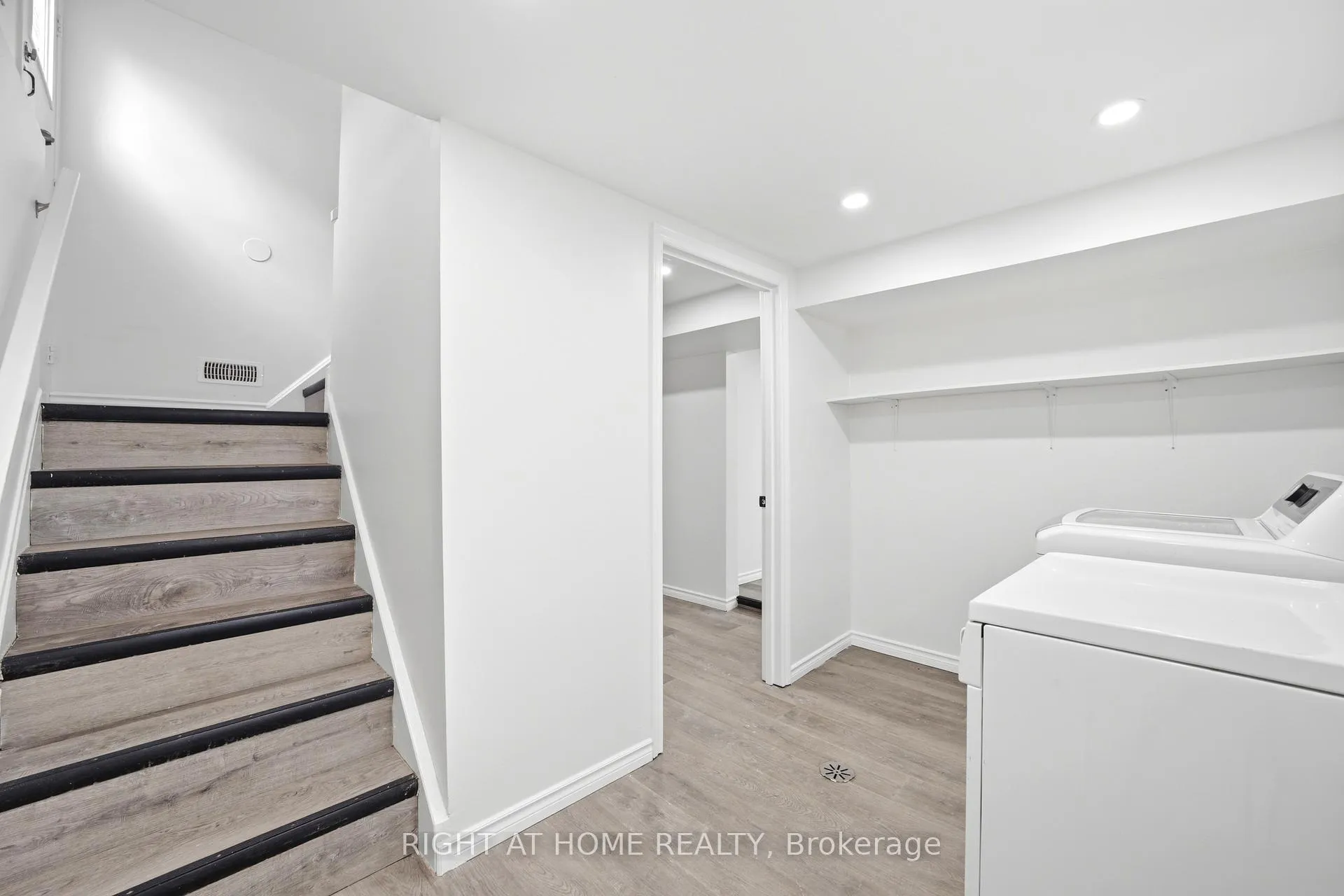 Photo 27 of 839 Glen Street, Oshawa, Lakeview — HOMEH