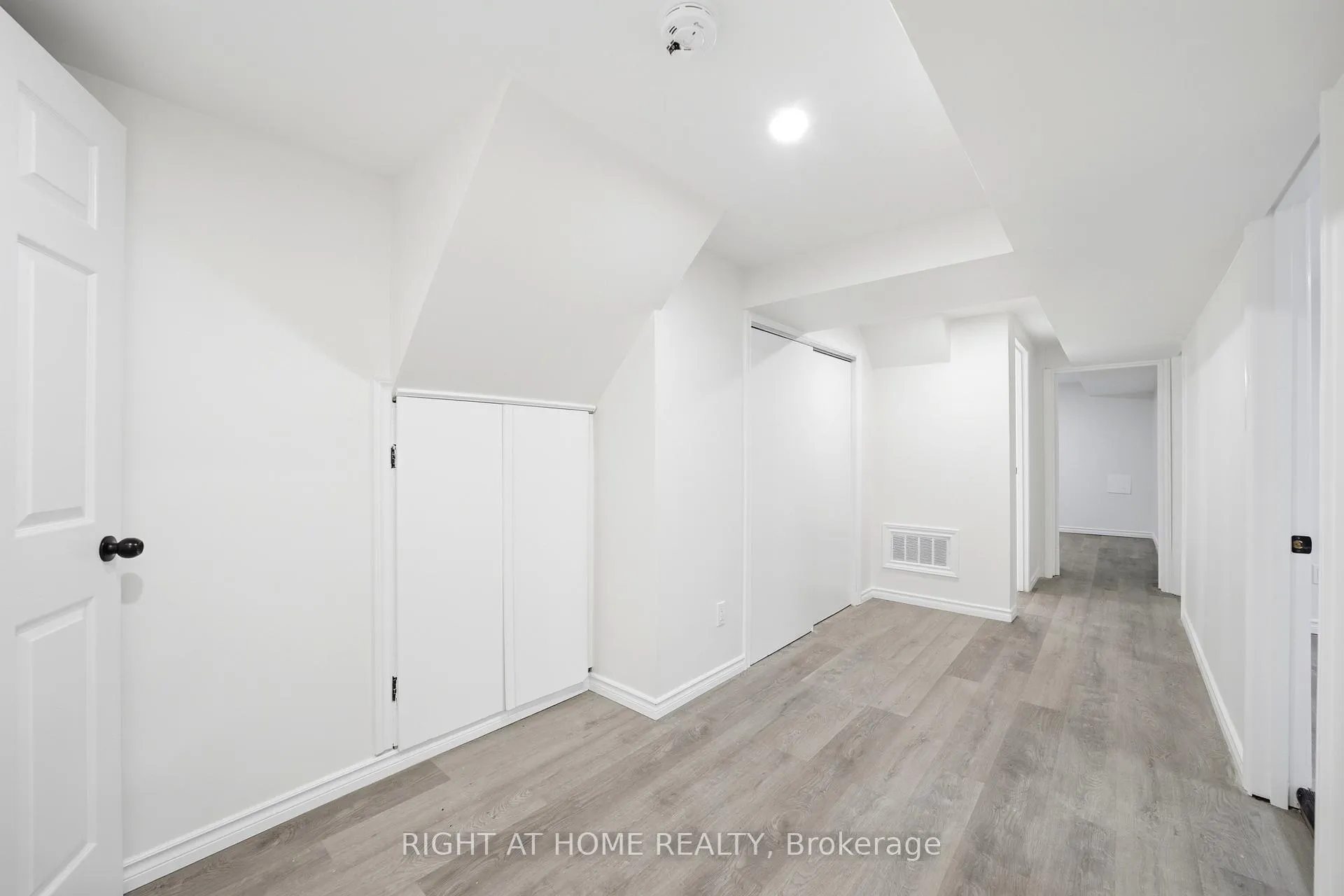 Photo 30 of 839 Glen Street, Oshawa, Lakeview — HOMEH