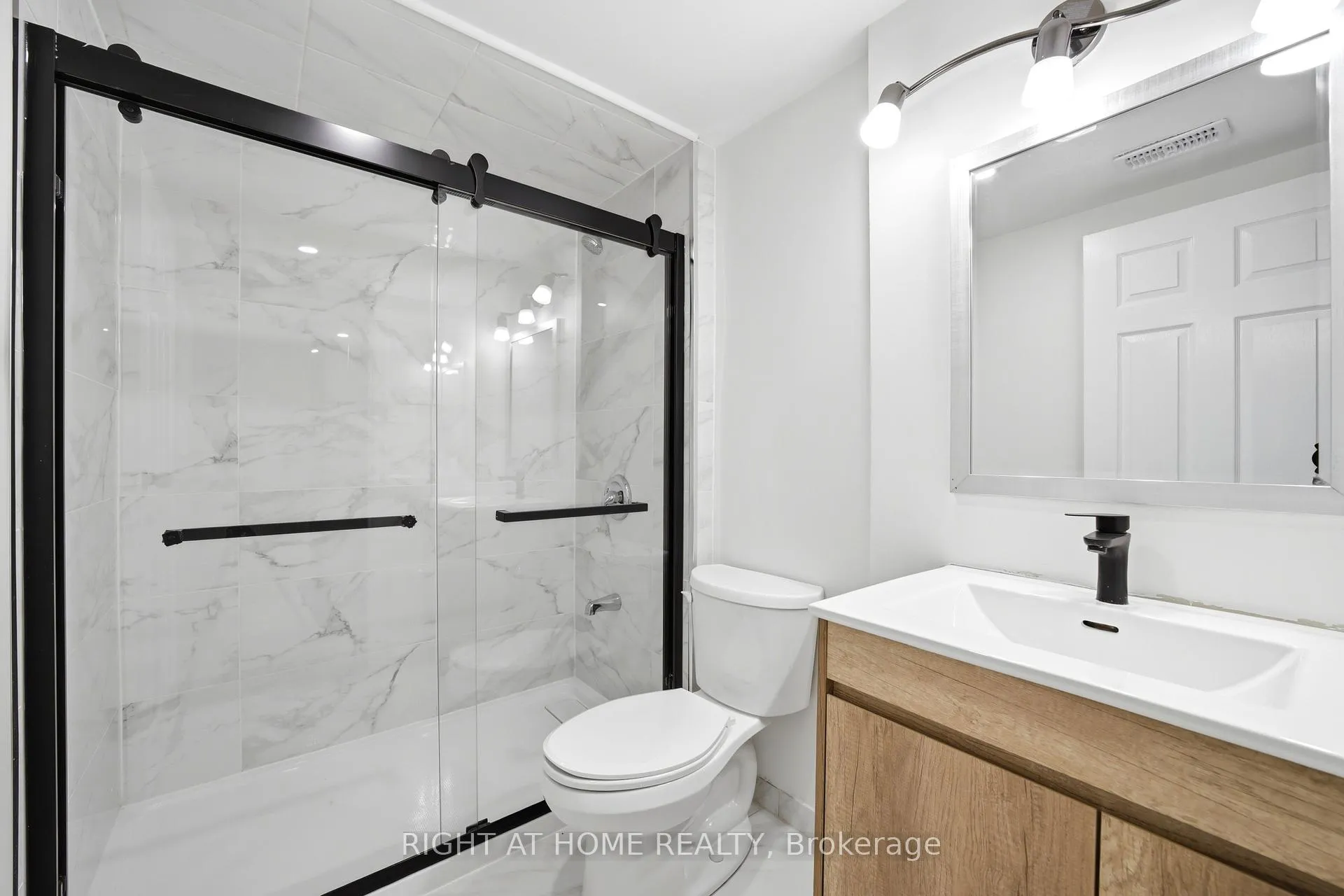 Photo 43 of 839 Glen Street, Oshawa, Lakeview — HOMEH