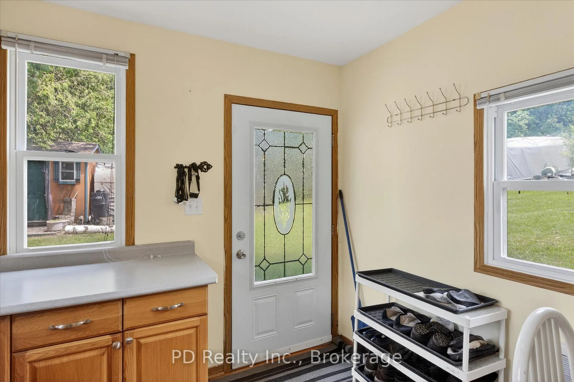 Photo 9 of 42 Pheasant Street, Kawartha Lakes, Emily — HOMEH