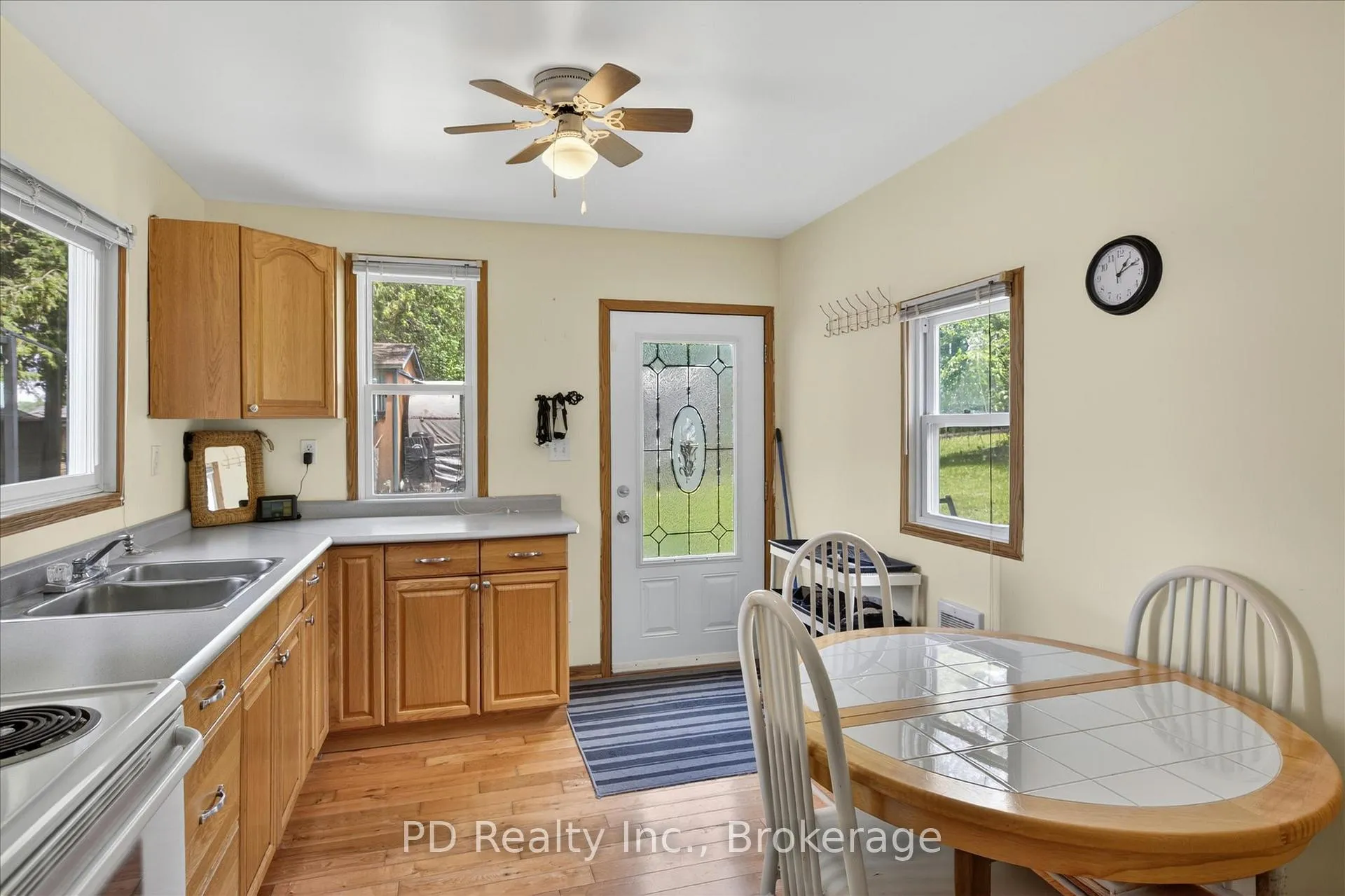 Photo 12 of 42 Pheasant Street, Kawartha Lakes, Emily — HOMEH