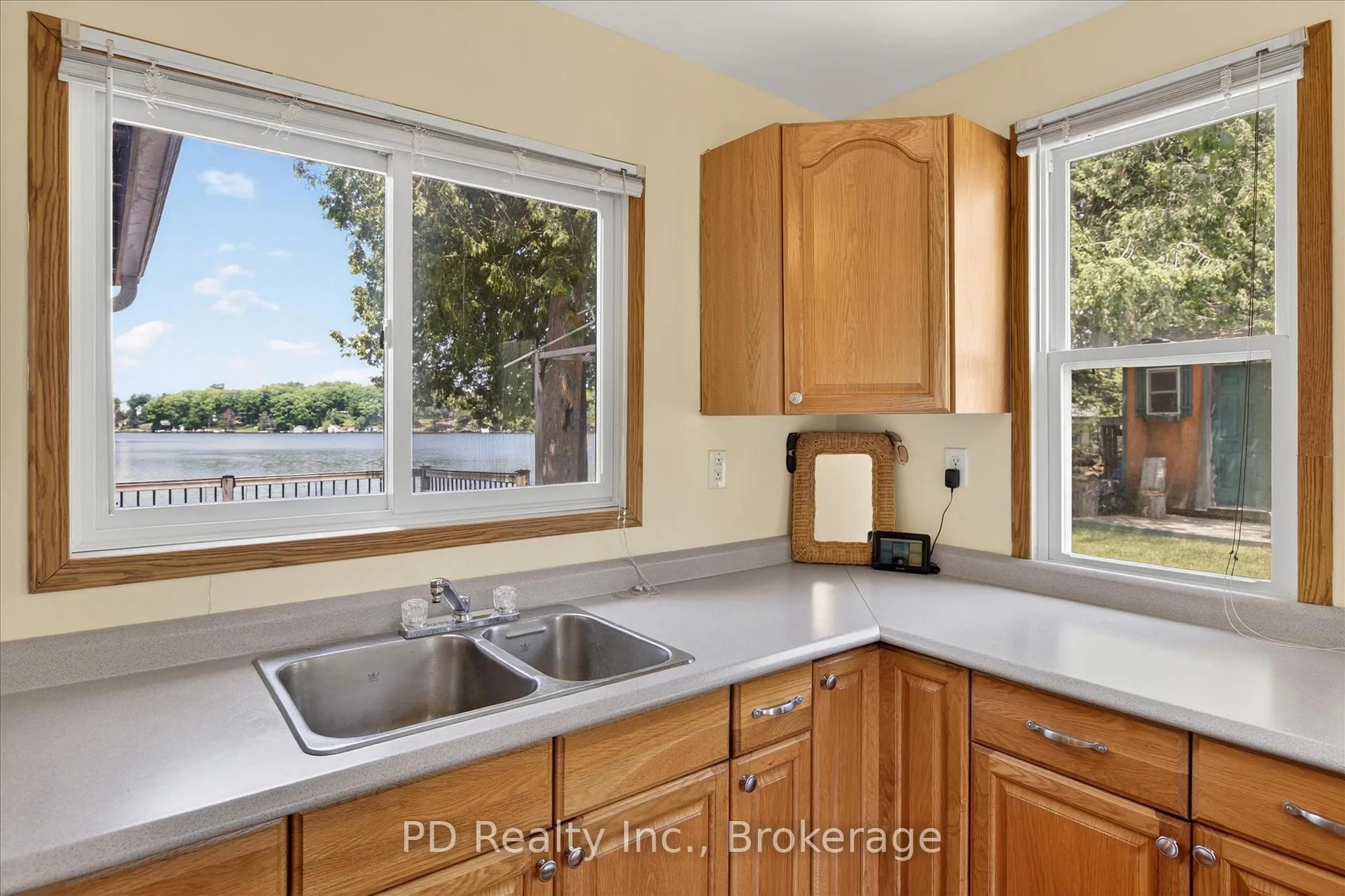 Photo 13 of 42 Pheasant Street, Kawartha Lakes, Emily — HOMEH