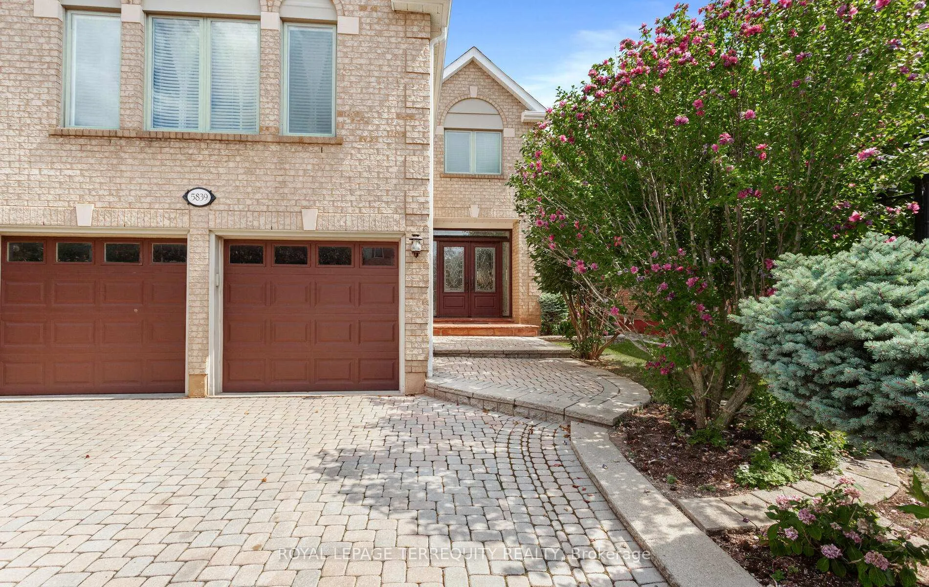 Photo 2 of 5839 Fieldon Road, Mississauga, Central Erin Mills — HOMEH