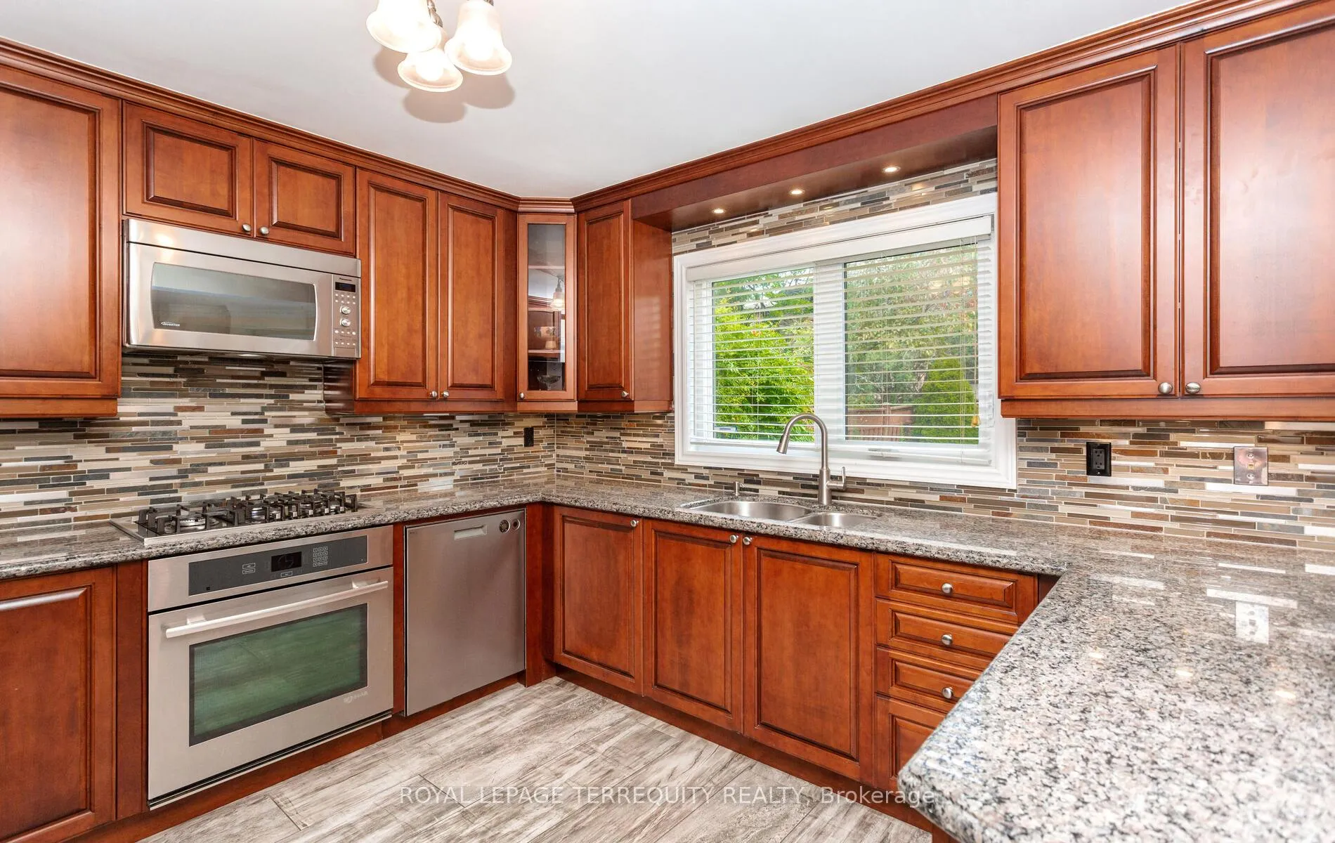 Photo 19 of 5839 Fieldon Road, Mississauga, Central Erin Mills — HOMEH
