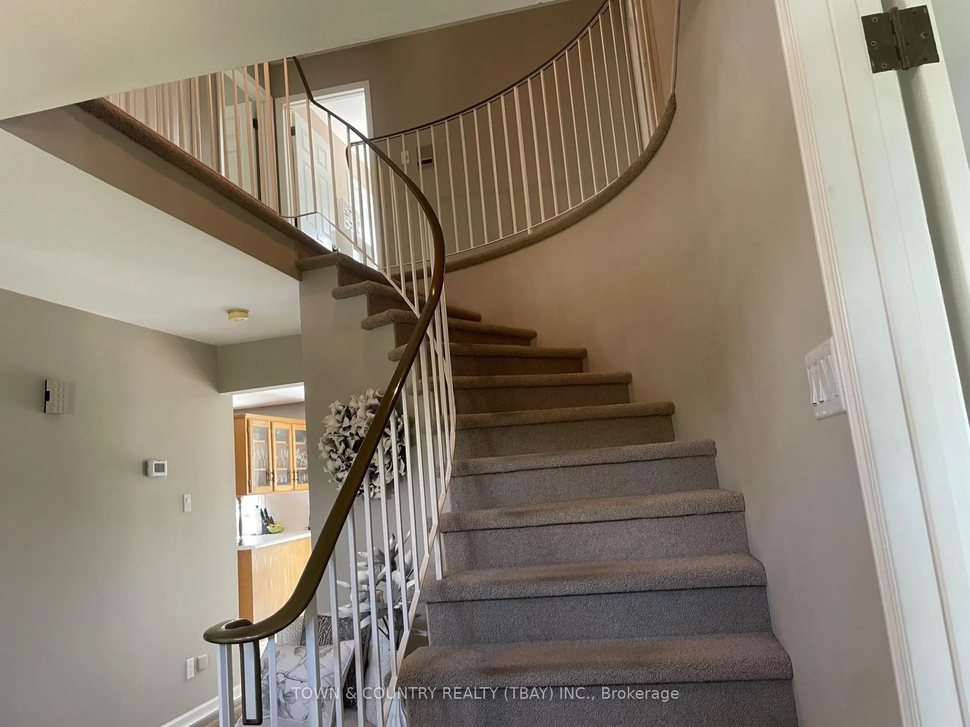 Photo 6 of 106 Herrick Place, Thunder Bay, Rosslyn Road — HOMEH