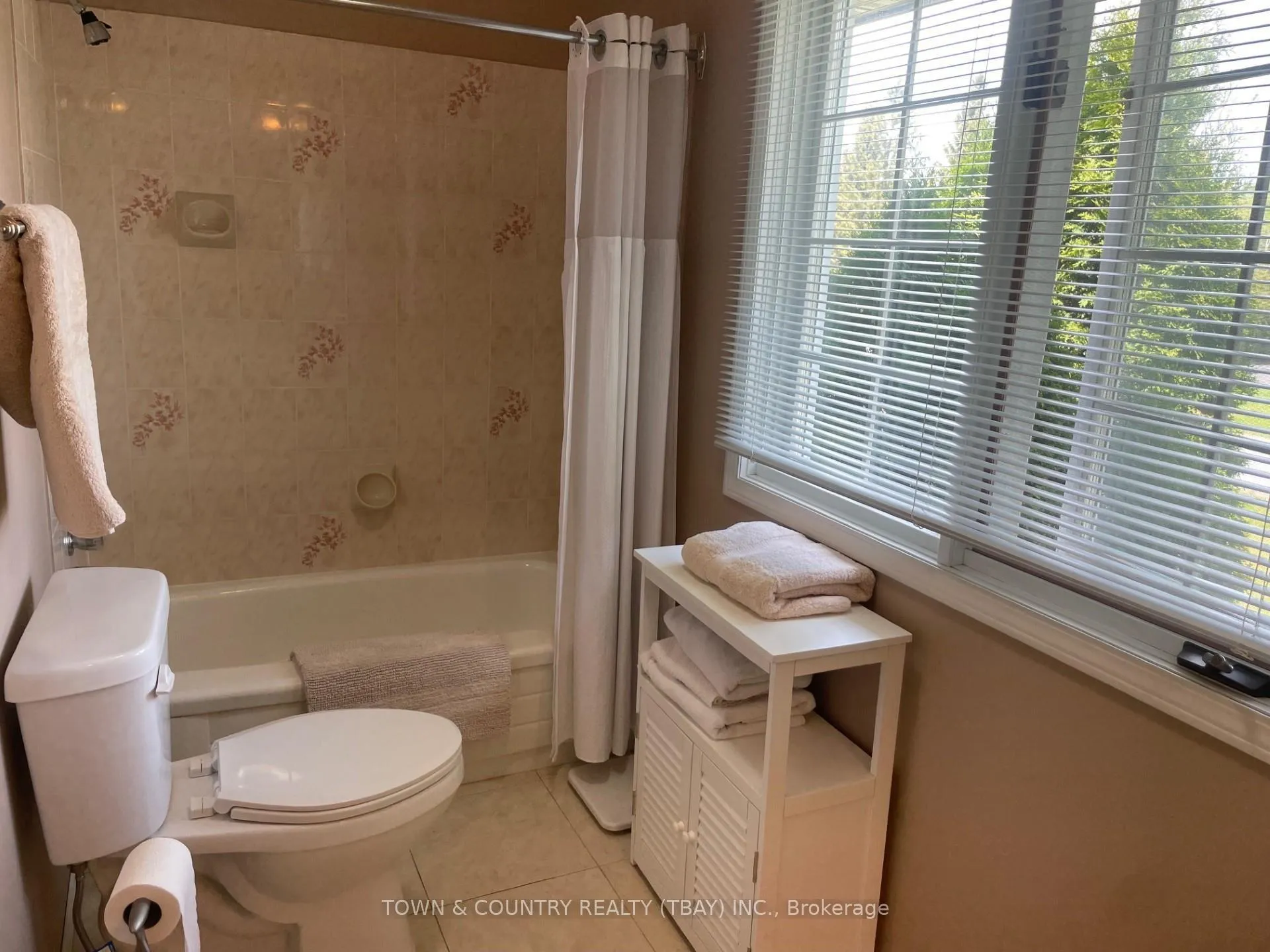 Photo 12 of 106 Herrick Place, Thunder Bay, Rosslyn Road — HOMEH