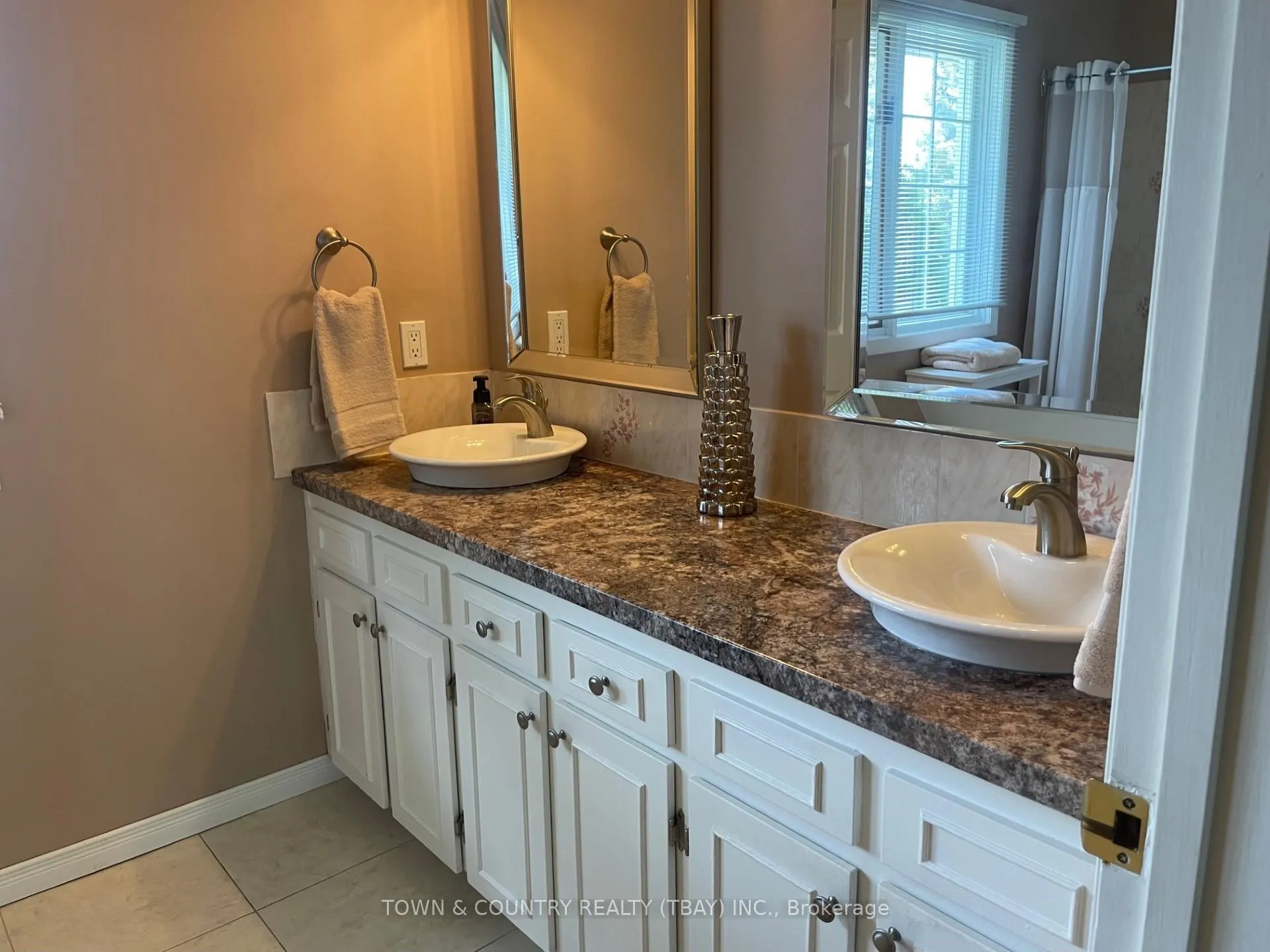 Photo 13 of 106 Herrick Place, Thunder Bay, Rosslyn Road — HOMEH