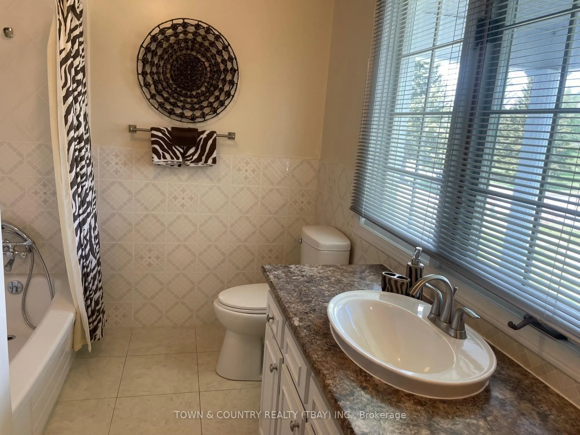 Photo 16 of 106 Herrick Place, Thunder Bay, Rosslyn Road — HOMEH