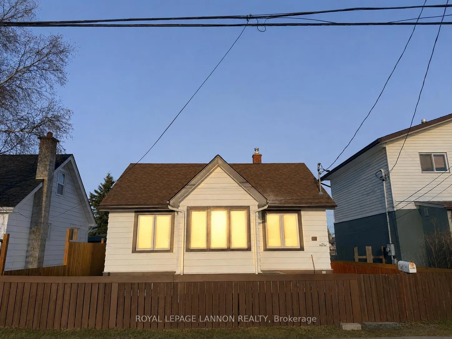 Photo 2 of 310 Dewe Avenue, Thunder Bay, Current River — HOMEH