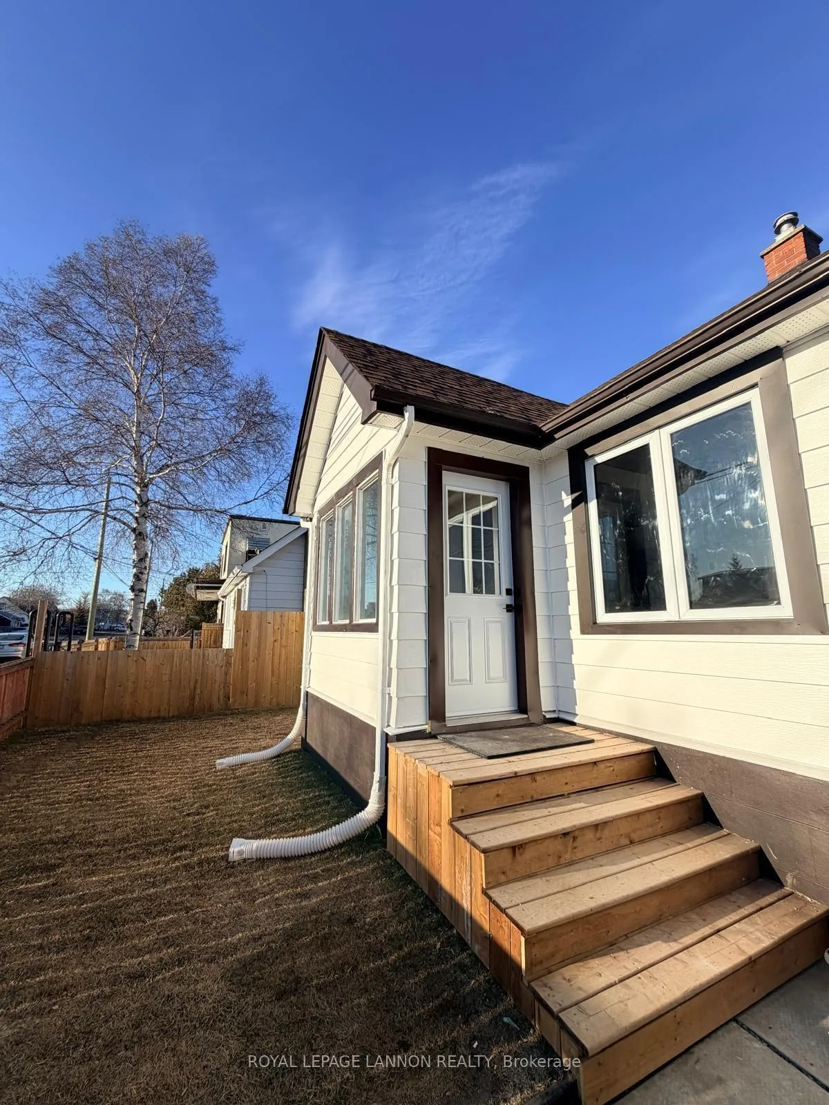 Photo 4 of 310 Dewe Avenue, Thunder Bay, Current River — HOMEH
