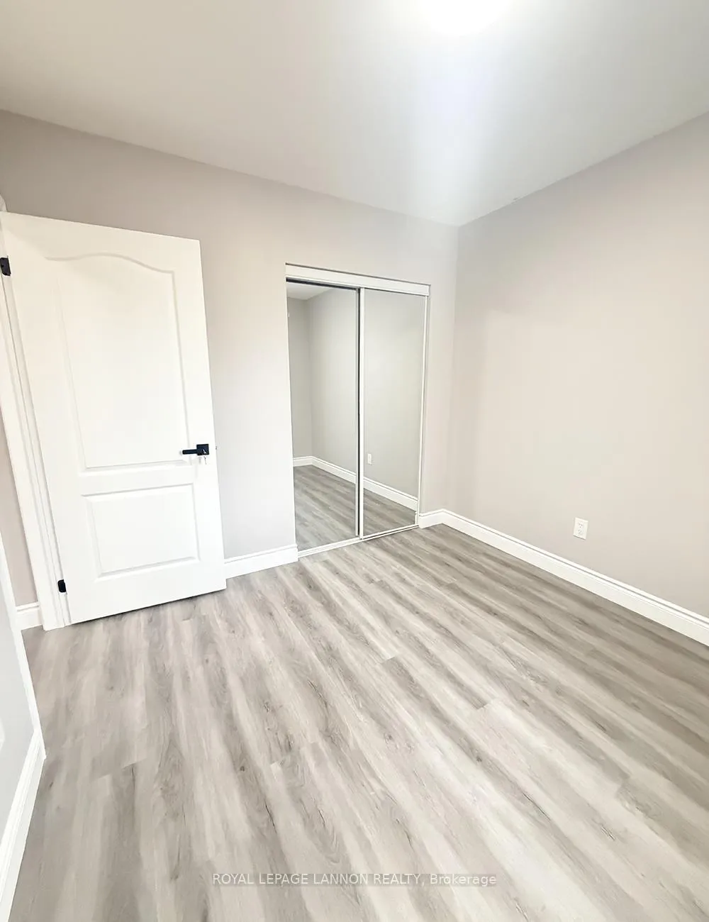 Photo 10 of 310 Dewe Avenue, Thunder Bay, Current River — HOMEH
