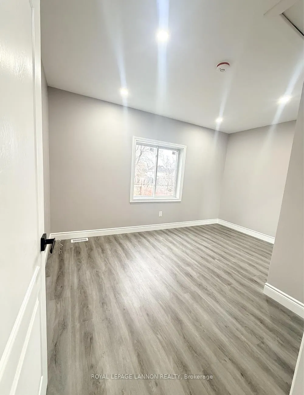 Photo 12 of 310 Dewe Avenue, Thunder Bay, Current River — HOMEH