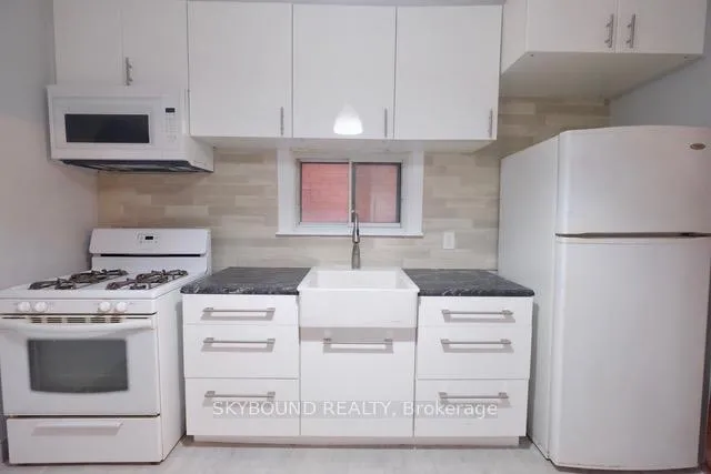 Photo 6 of Unit Upper 1, 72 Somerset Avenue, Hamilton, Stipley — HOMEH