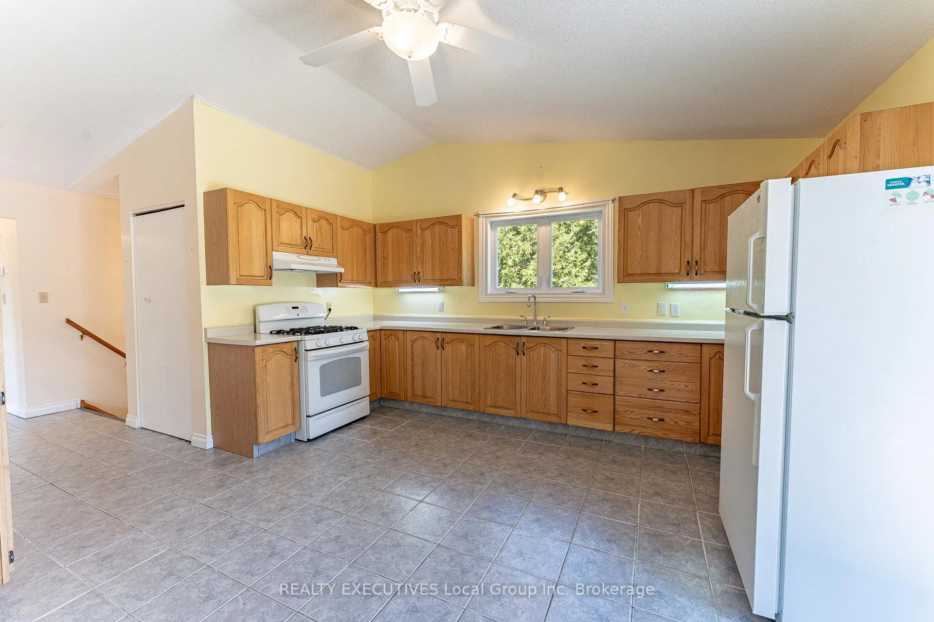 Photo 10 of 153 Big Bend Avenue, Powassan — HOMEH