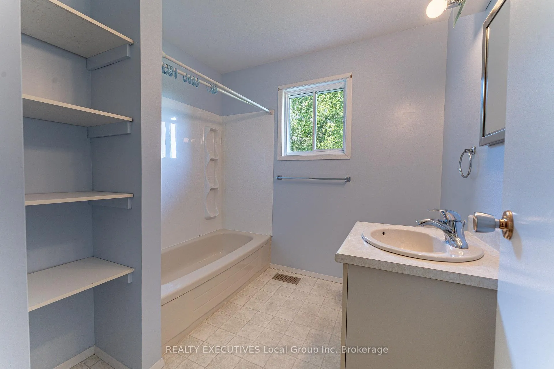 Photo 35 of 153 Big Bend Avenue, Powassan — HOMEH