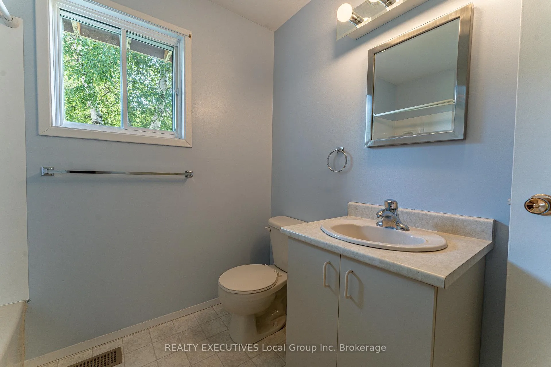 Photo 36 of 153 Big Bend Avenue, Powassan — HOMEH