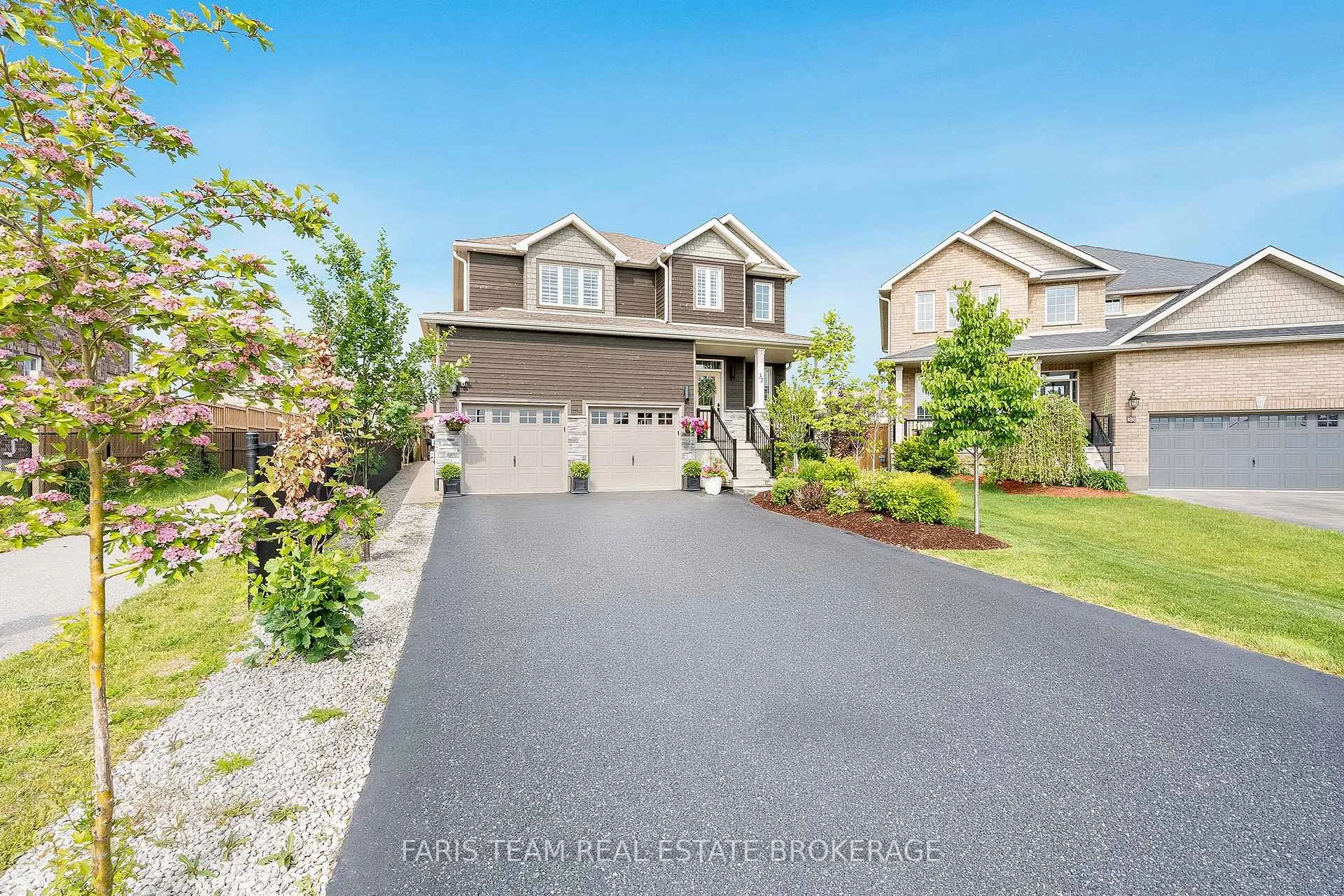 Photo 5 of 37 Lockerbie Crescent, Collingwood — HOMEH