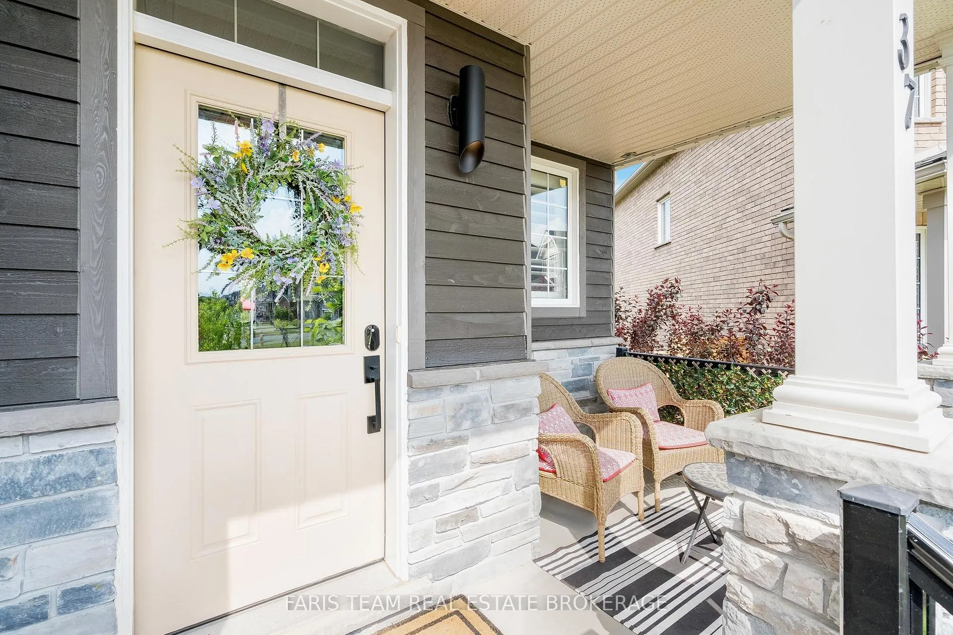 Photo 7 of 37 Lockerbie Crescent, Collingwood — HOMEH
