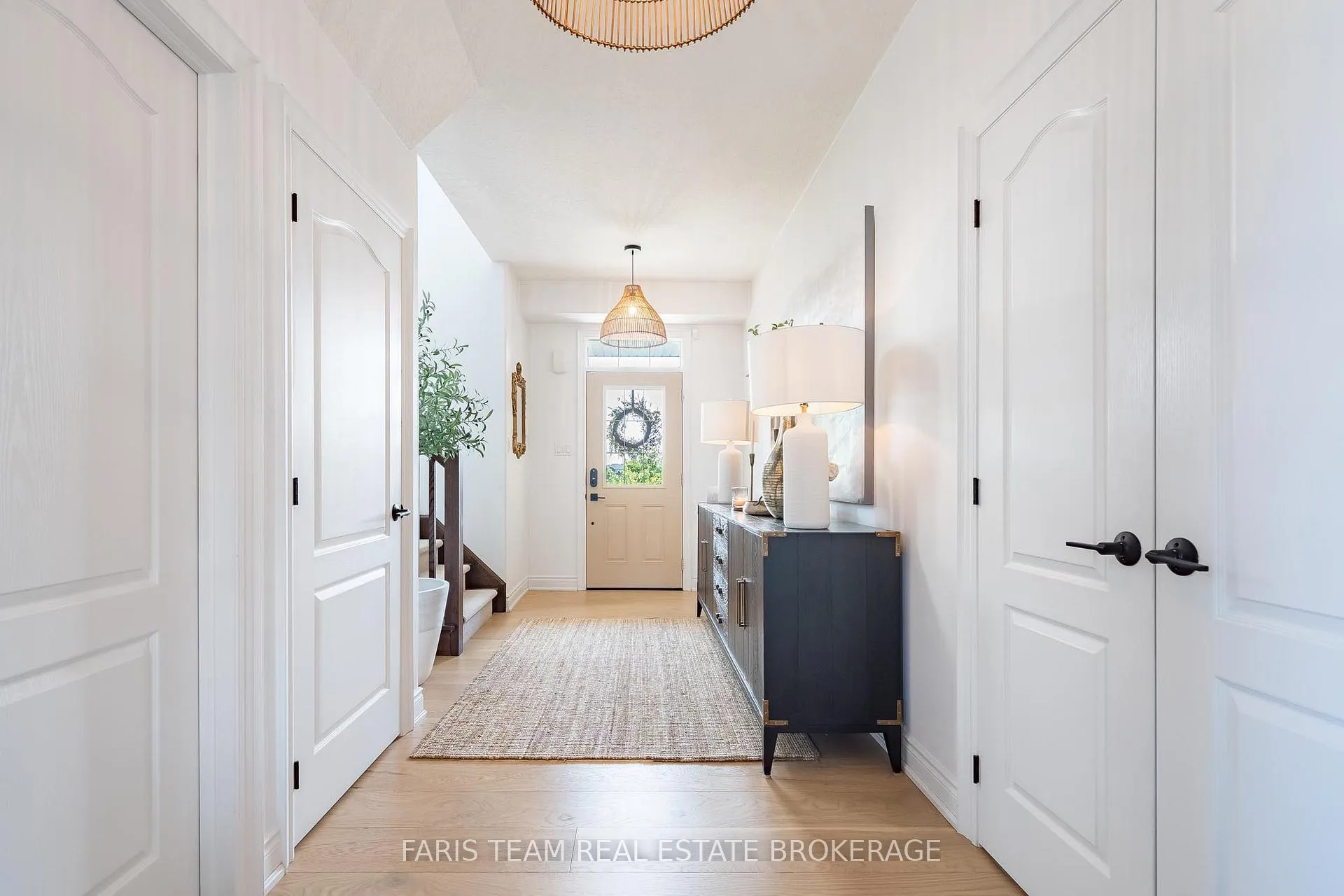 Photo 8 of 37 Lockerbie Crescent, Collingwood — HOMEH