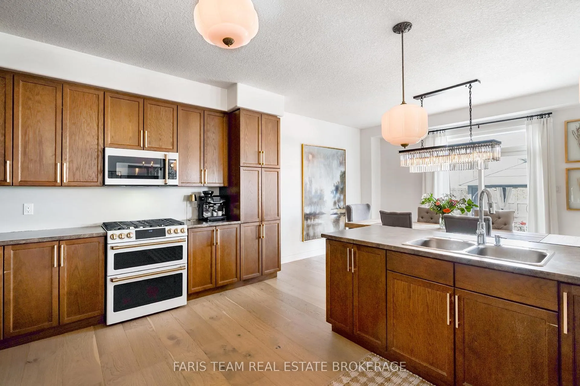 Photo 9 of 37 Lockerbie Crescent, Collingwood — HOMEH