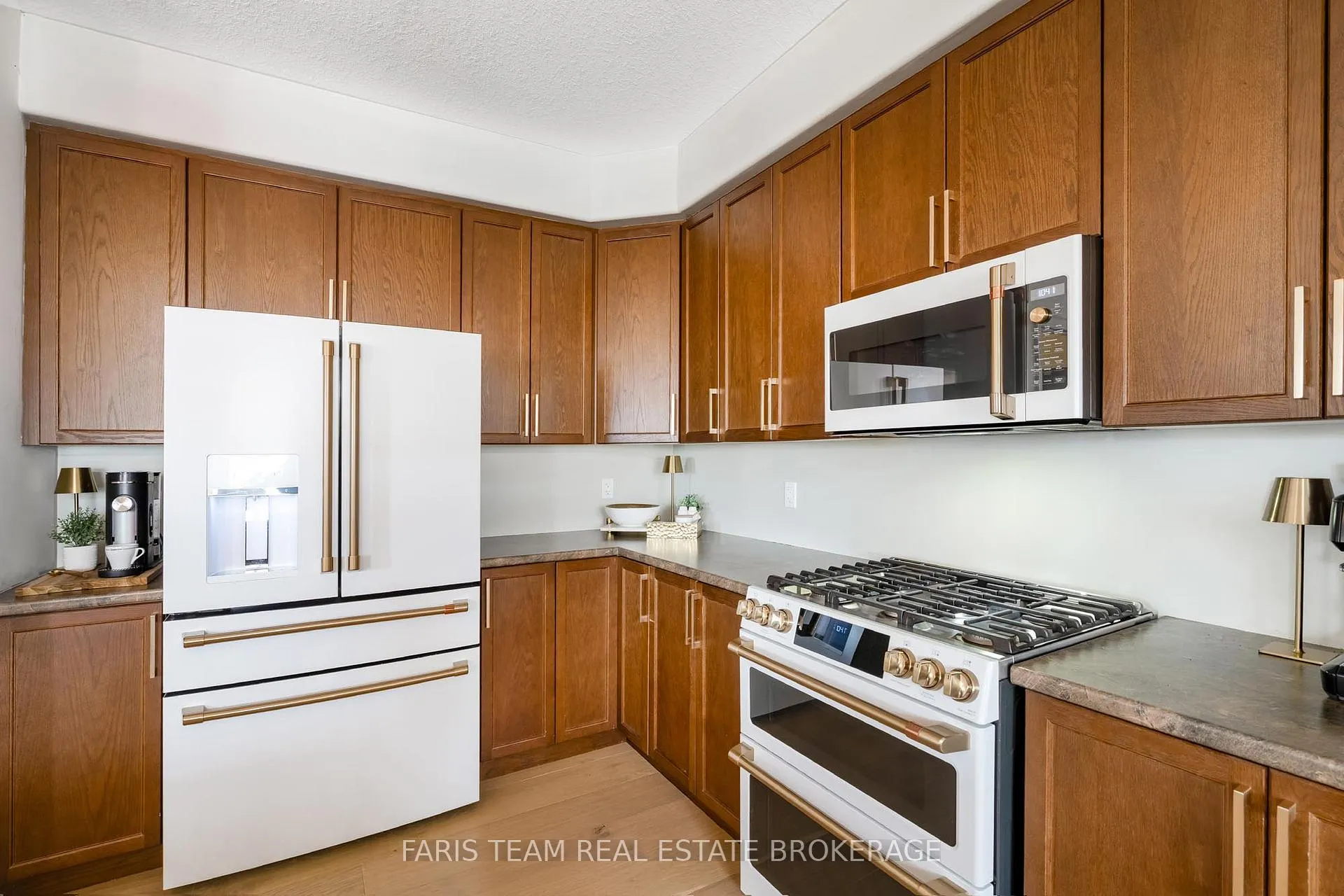 Photo 12 of 37 Lockerbie Crescent, Collingwood — HOMEH
