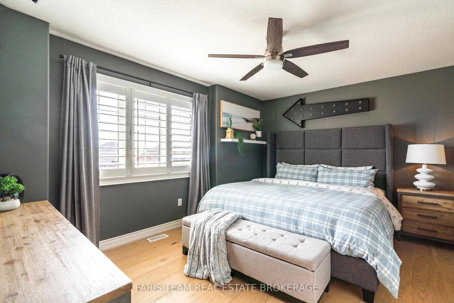Photo 26 of 37 Lockerbie Crescent, Collingwood — HOMEH