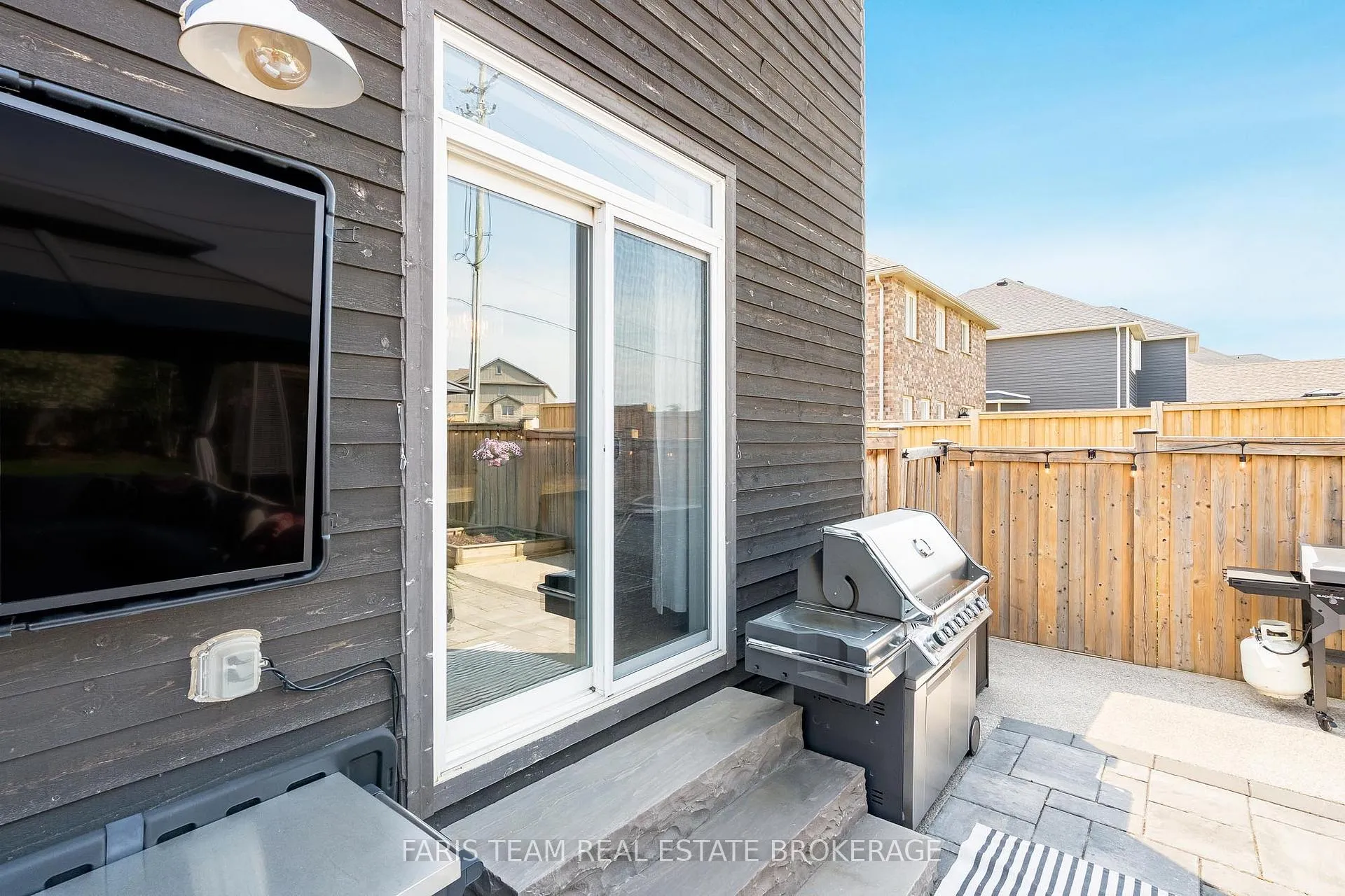 Photo 34 of 37 Lockerbie Crescent, Collingwood — HOMEH