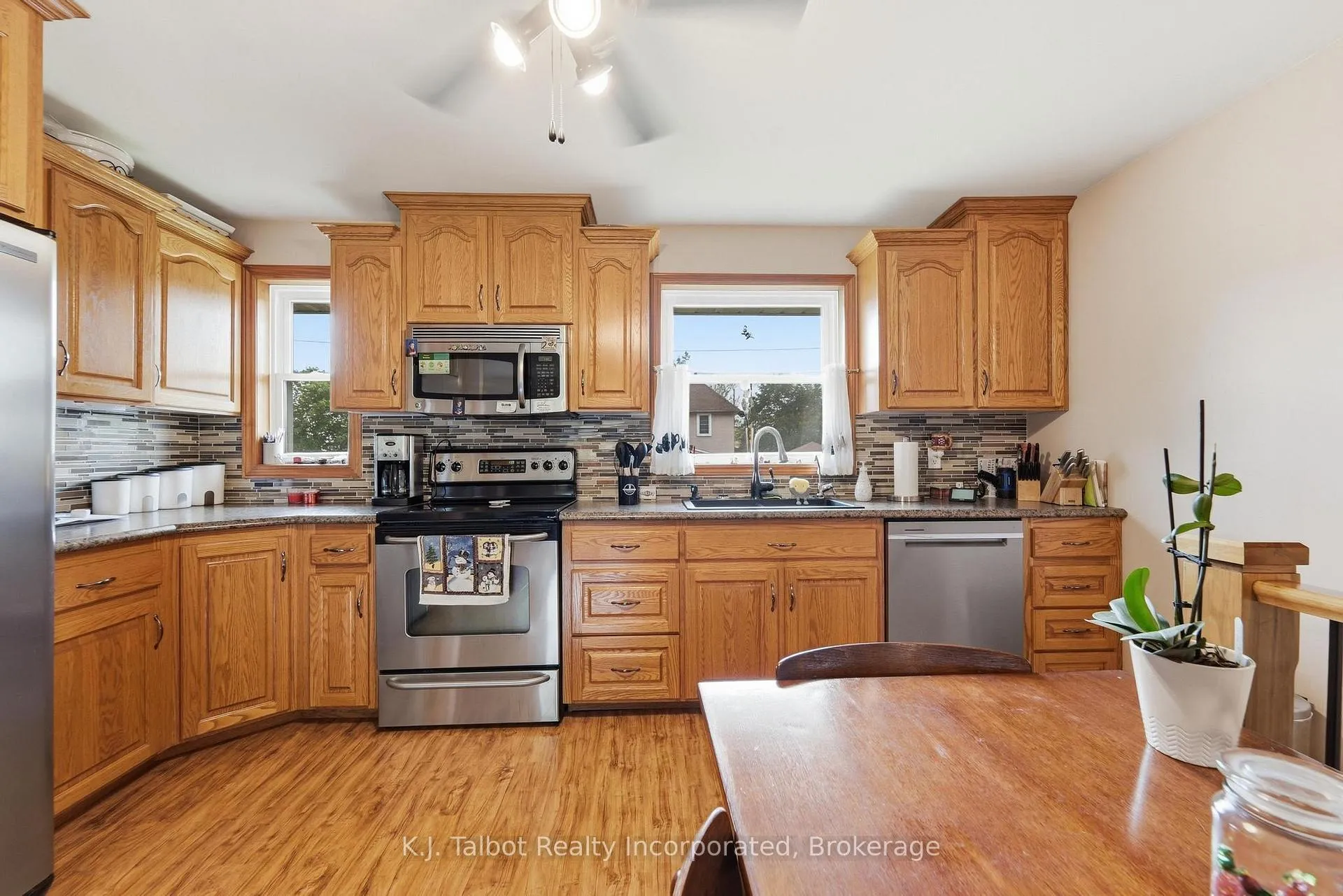 Photo 8 of 155 James Street, Central Huron, Clinton — HOMEH