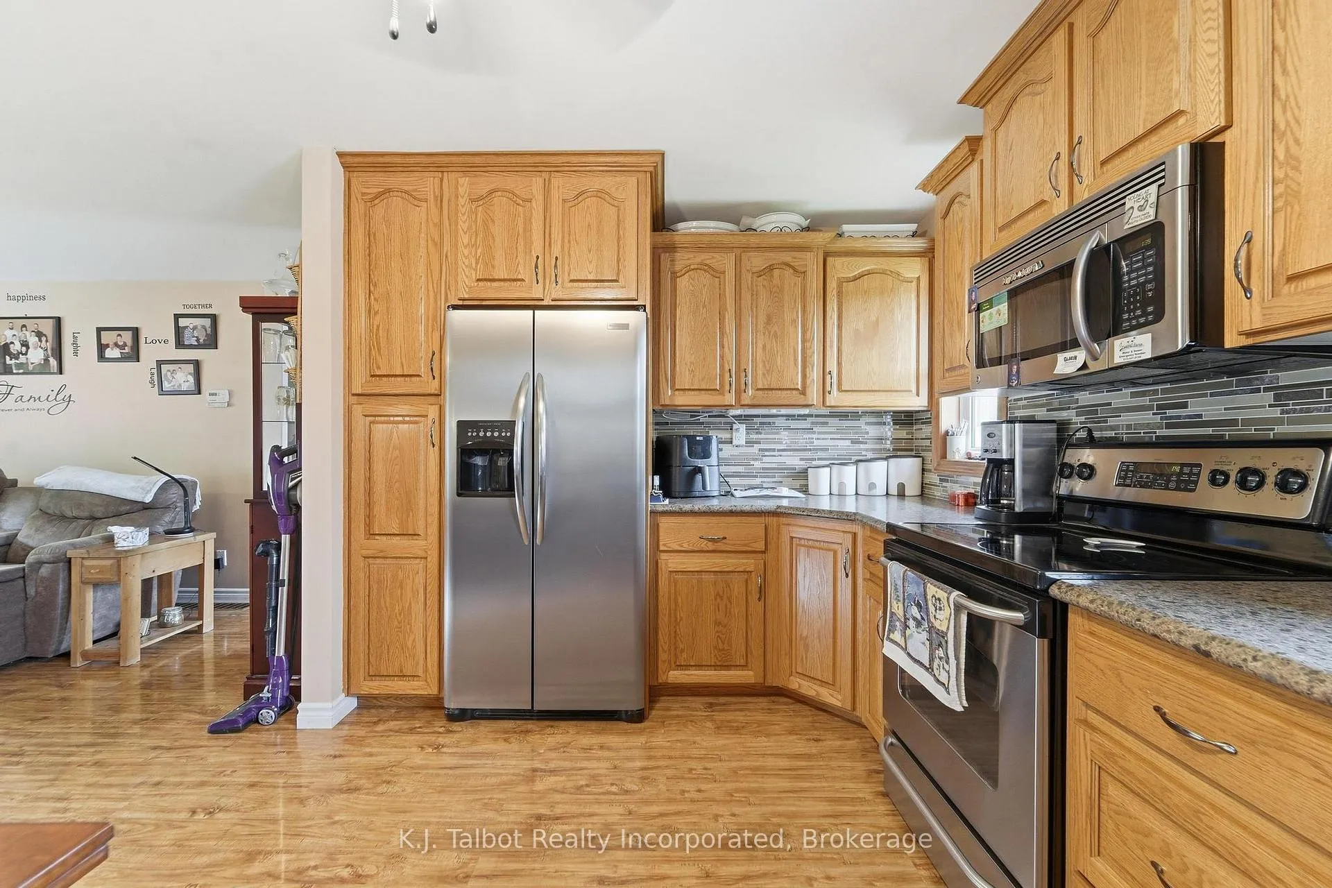 Photo 10 of 155 James Street, Central Huron, Clinton — HOMEH