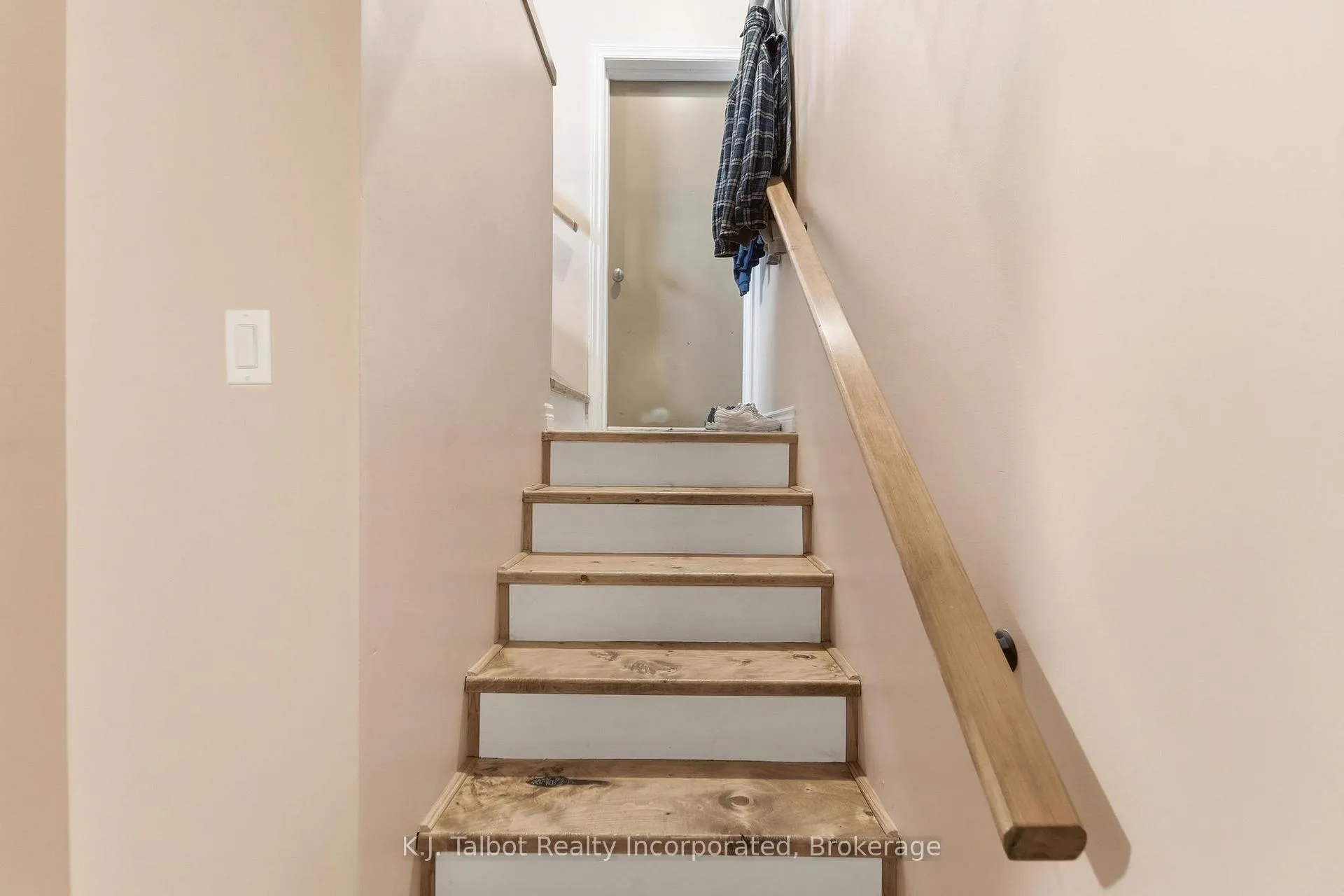 Photo 16 of 155 James Street, Central Huron, Clinton — HOMEH