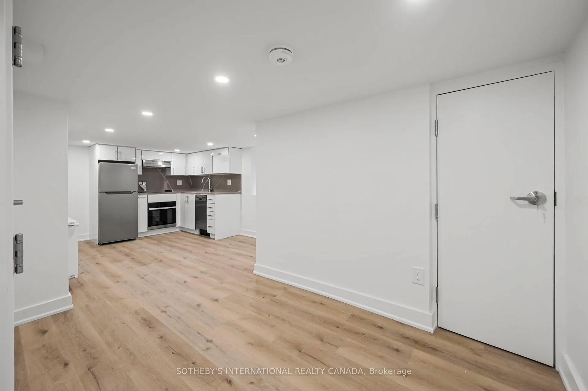 Photo 3 of Unit Bsmnt, 28 Strathgowan Avenue, Toronto, Lawrence Park South — HOMEH