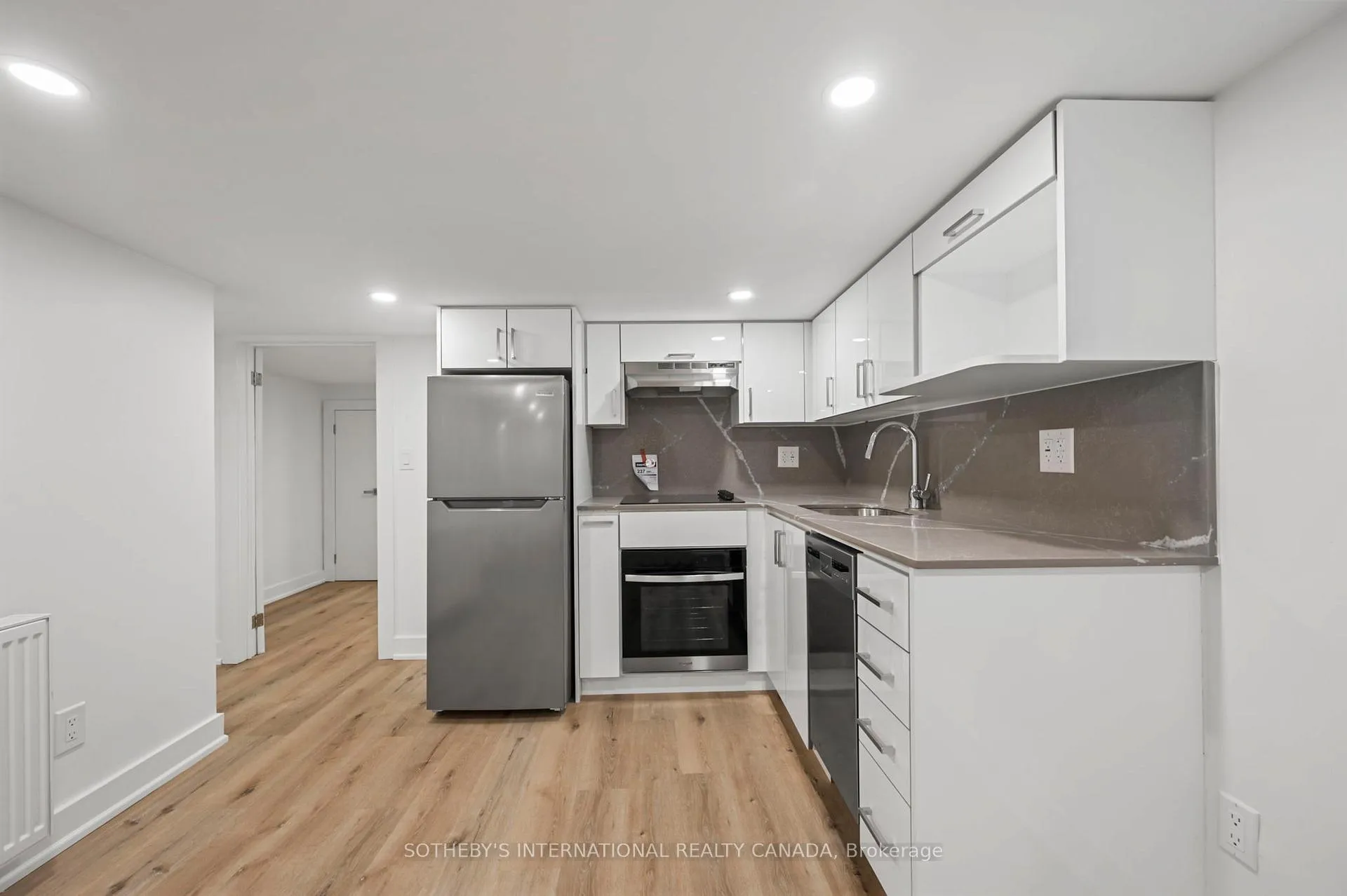 Photo 7 of Unit Bsmnt, 28 Strathgowan Avenue, Toronto, Lawrence Park South — HOMEH