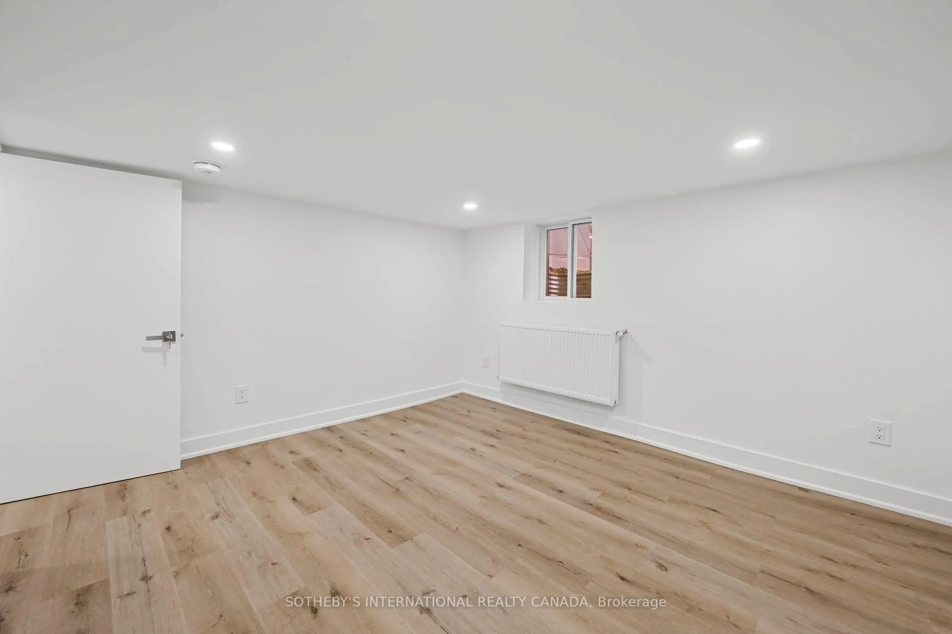 Photo 17 of Unit Bsmnt, 28 Strathgowan Avenue, Toronto, Lawrence Park South — HOMEH