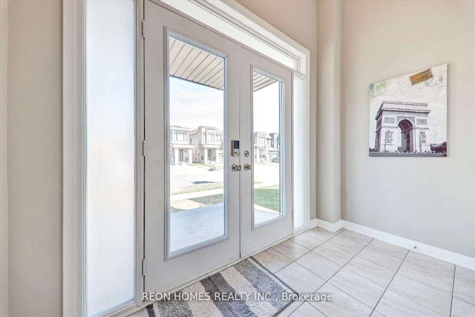 Photo 4 of 38 Crows Nest Lane, Clarington, Bowmanville — HOMEH