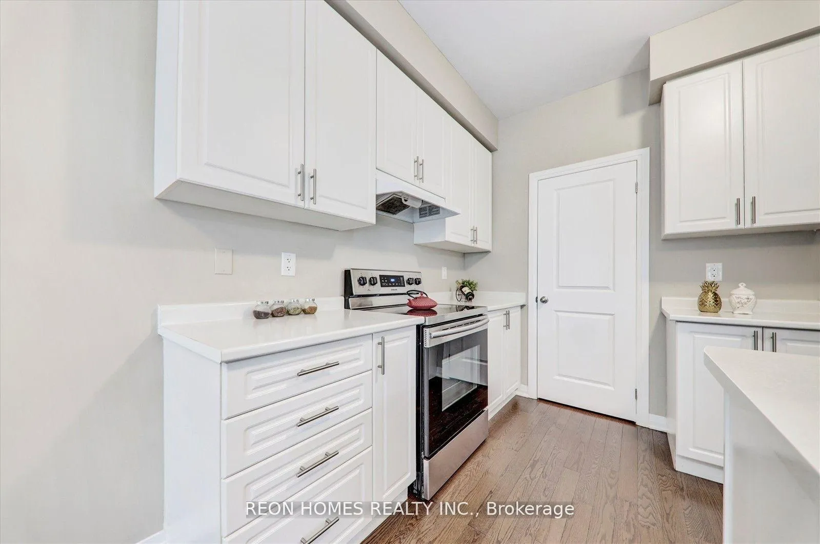 Photo 10 of 38 Crows Nest Lane, Clarington, Bowmanville — HOMEH
