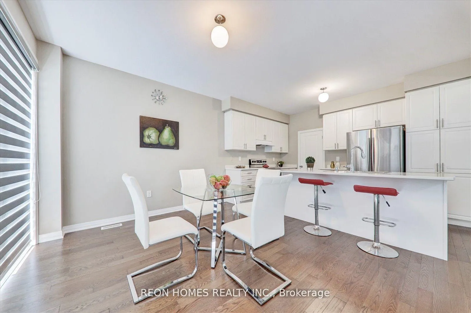 Photo 12 of 38 Crows Nest Lane, Clarington, Bowmanville — HOMEH