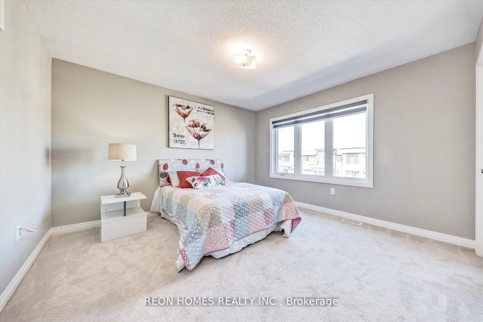 Photo 22 of 38 Crows Nest Lane, Clarington, Bowmanville — HOMEH