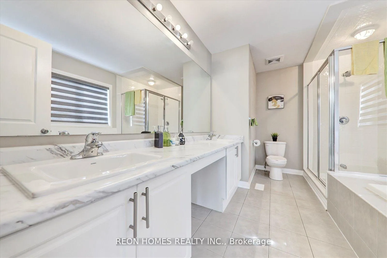 Photo 24 of 38 Crows Nest Lane, Clarington, Bowmanville — HOMEH