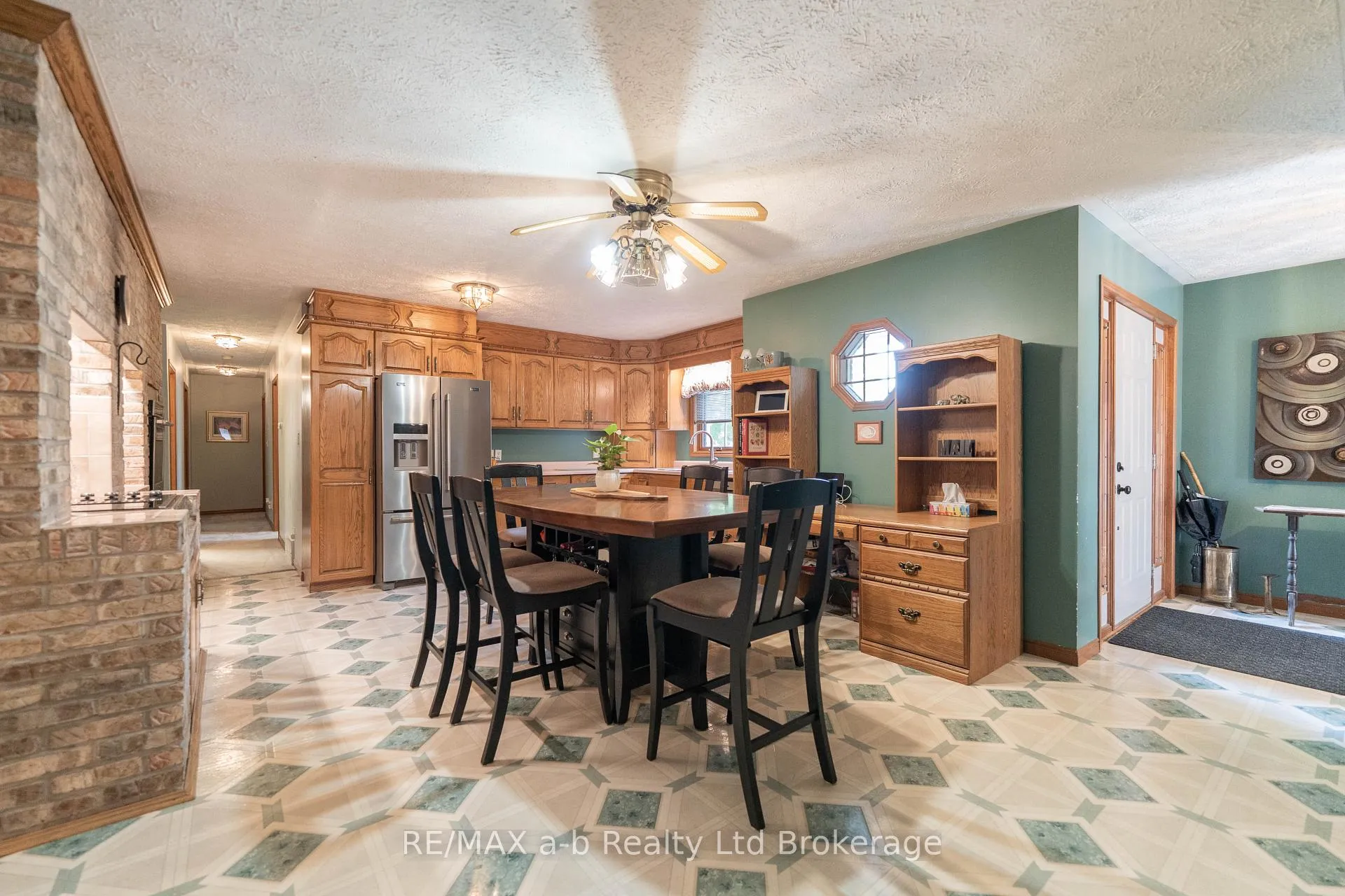 Photo 9 of 34 Lorraine Avenue, Tillsonburg — HOMEH