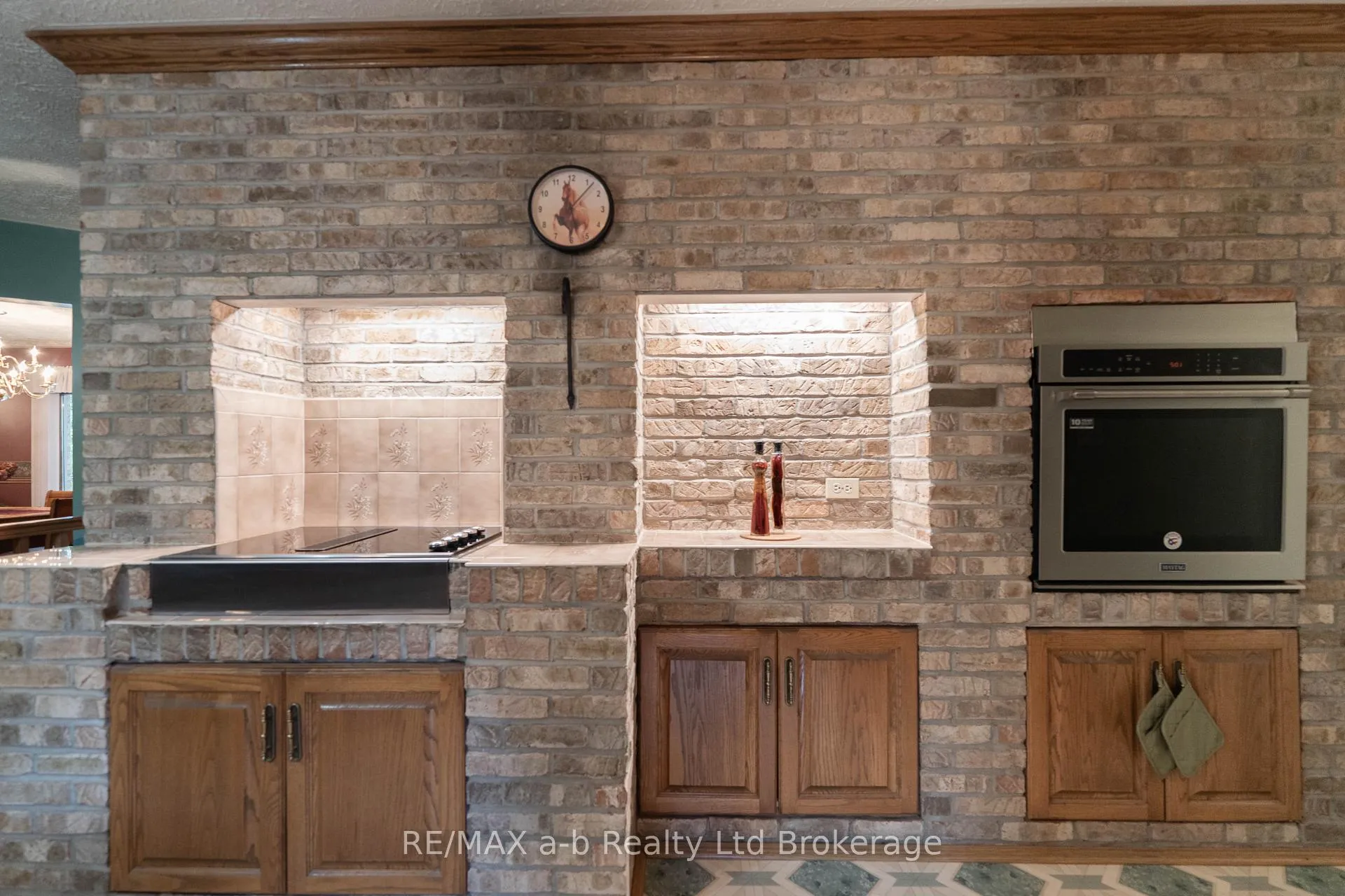 Photo 10 of 34 Lorraine Avenue, Tillsonburg — HOMEH