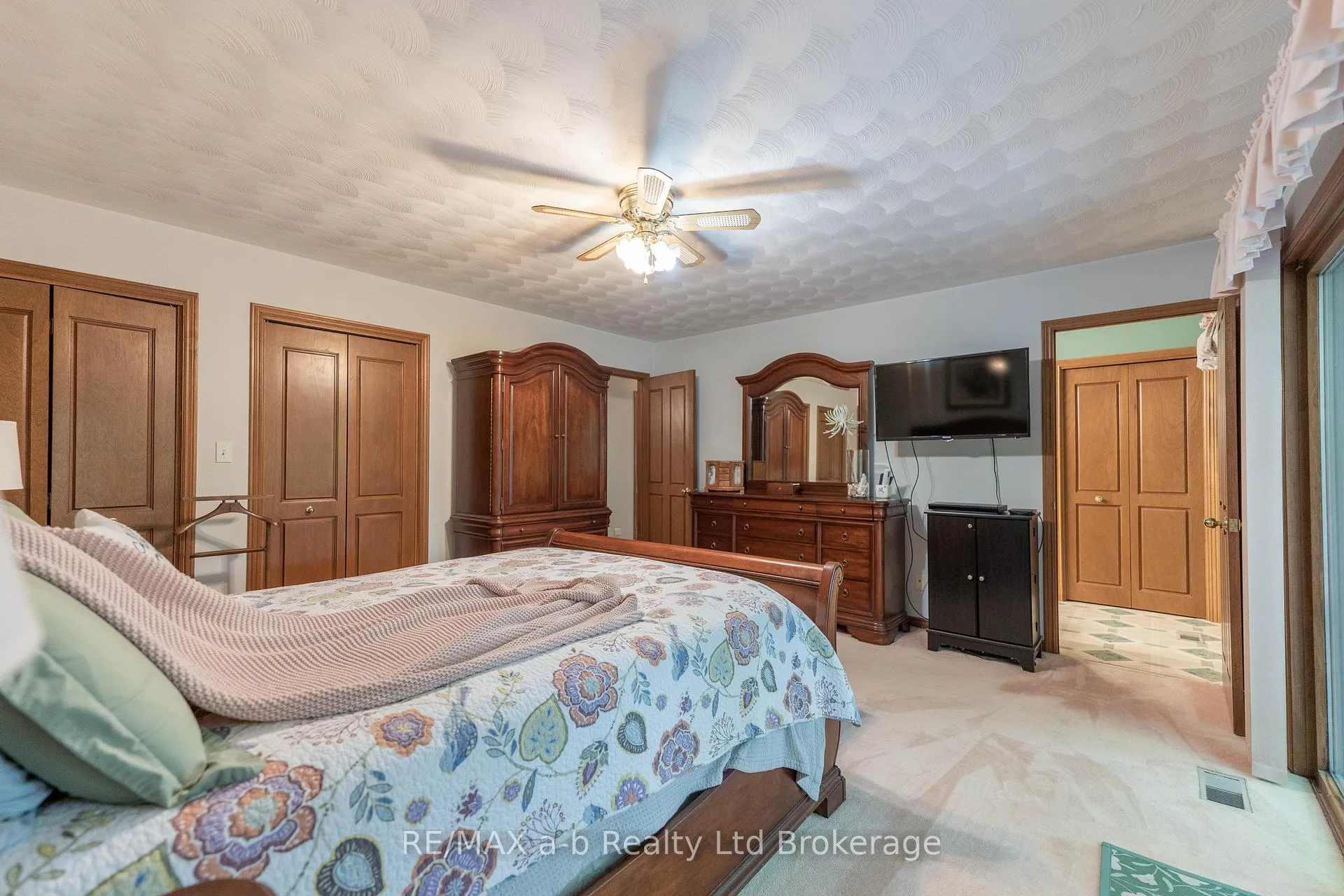 Photo 17 of 34 Lorraine Avenue, Tillsonburg — HOMEH