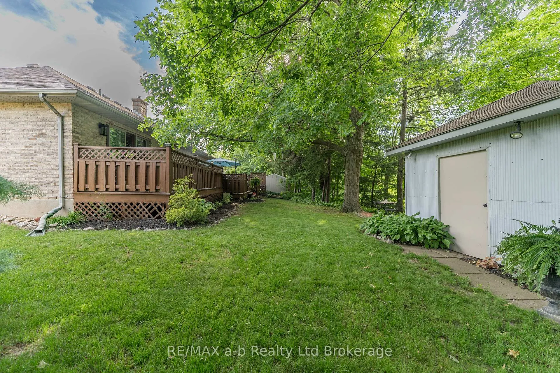 Photo 33 of 34 Lorraine Avenue, Tillsonburg — HOMEH