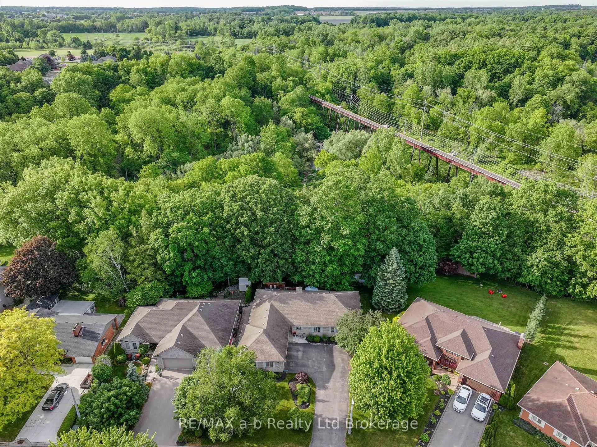 Photo 42 of 34 Lorraine Avenue, Tillsonburg — HOMEH