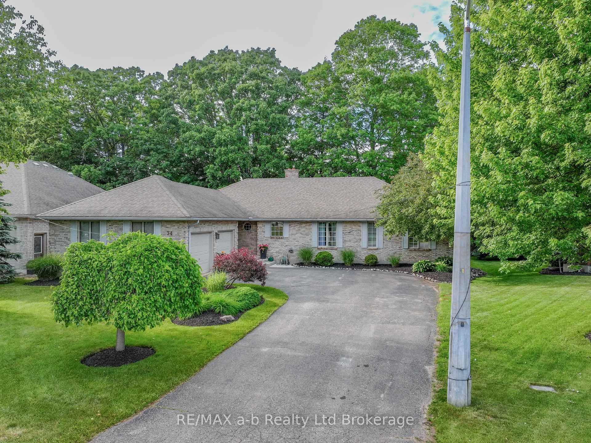 Photo 45 of 34 Lorraine Avenue, Tillsonburg — HOMEH