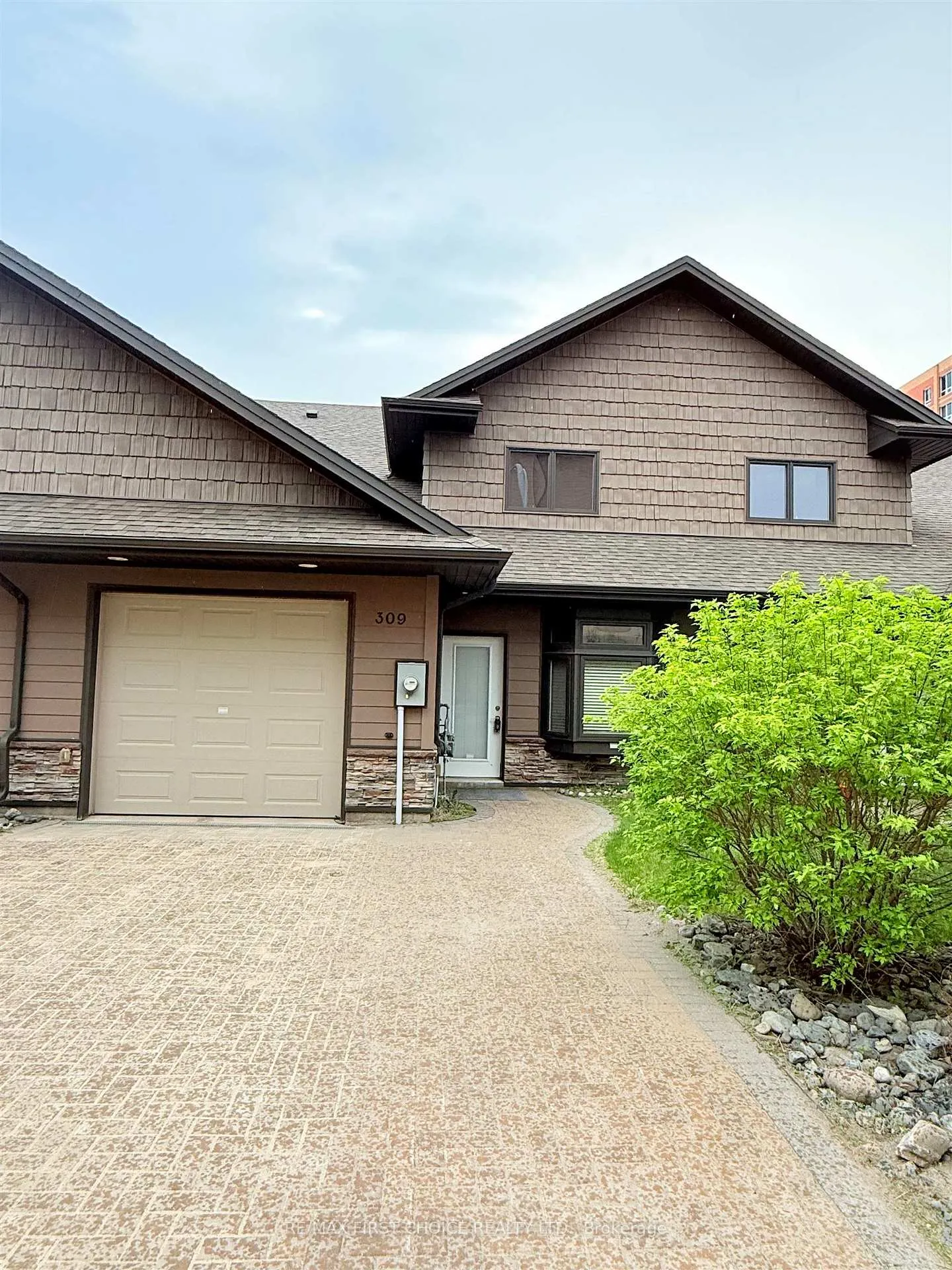 Photo 1 of 309 Oasis Lane, Thunder Bay, Academy Heights — HOMEH