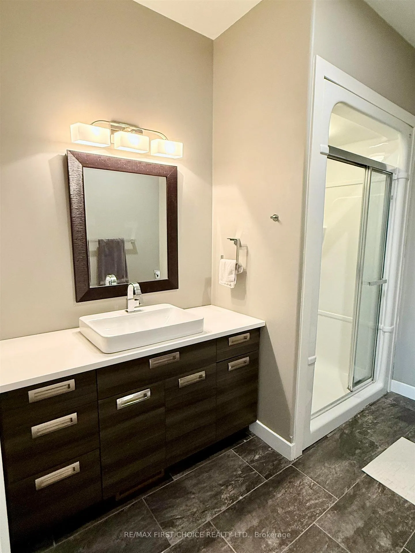 Photo 12 of 309 Oasis Lane, Thunder Bay, Academy Heights — HOMEH