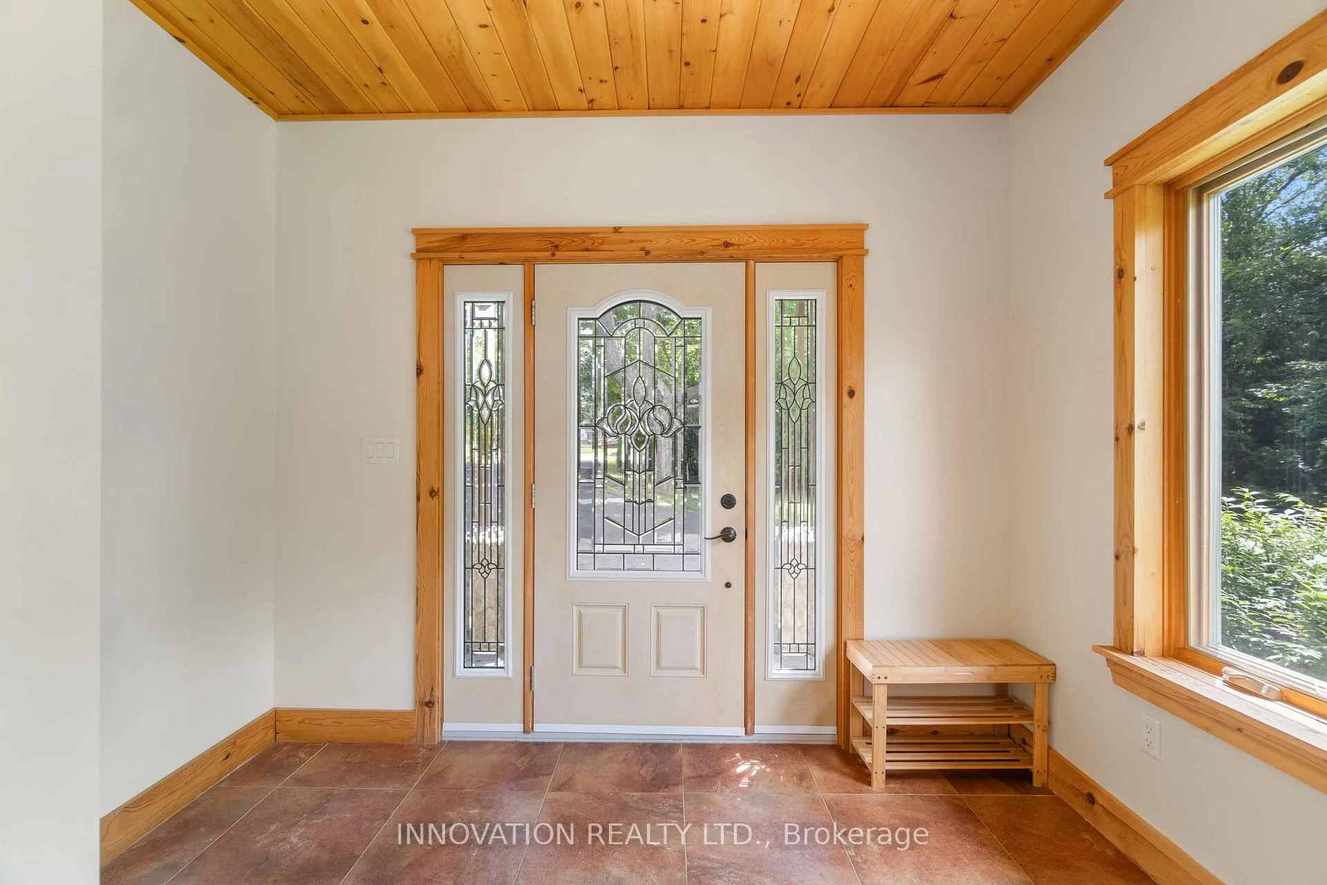 Photo 2 of 698 Moffat Street, Pembroke — HOMEH