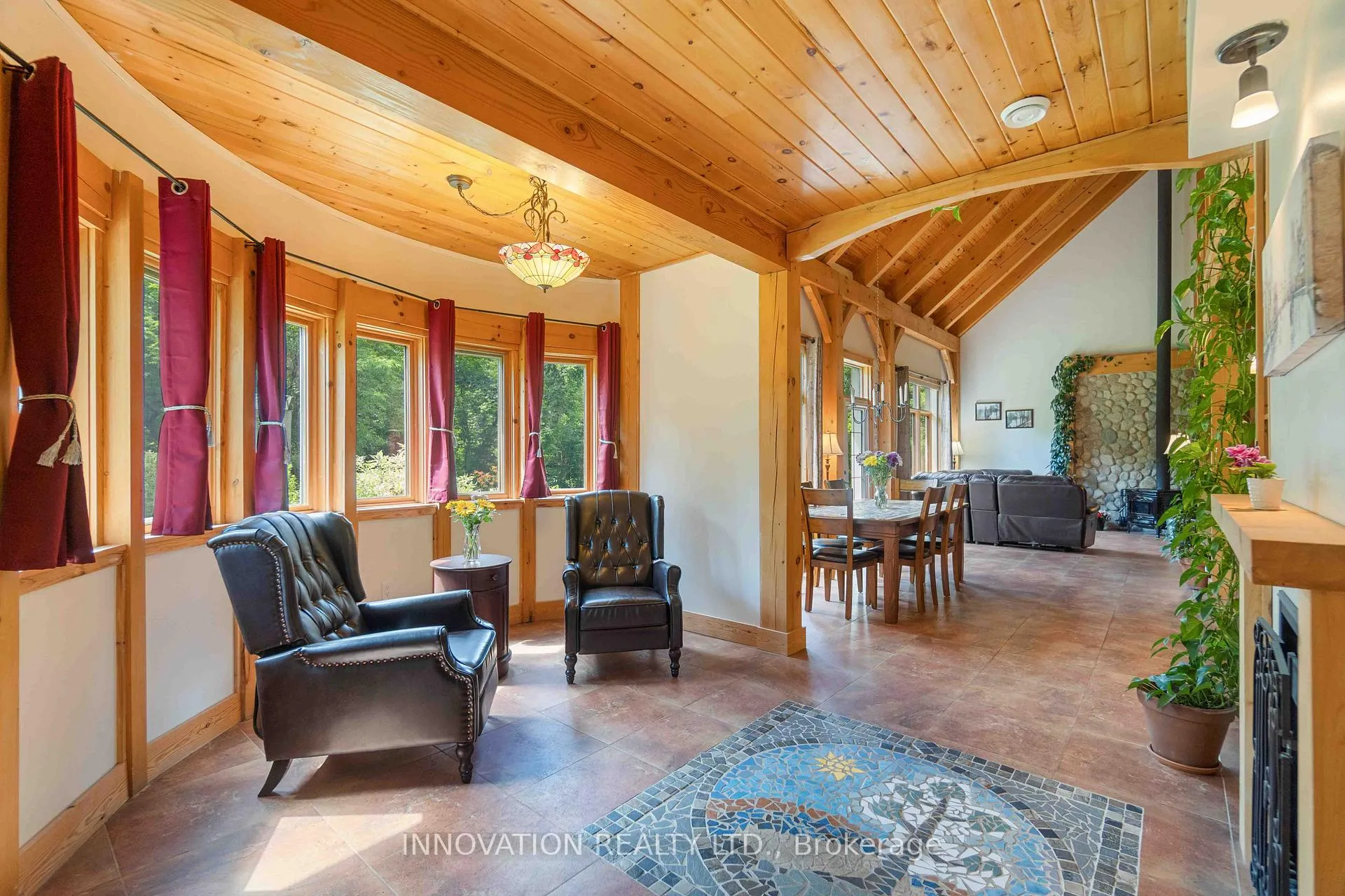 Photo 3 of 698 Moffat Street, Pembroke — HOMEH
