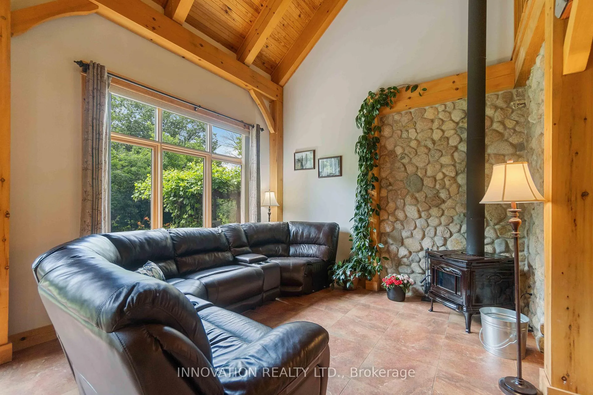 Photo 9 of 698 Moffat Street, Pembroke — HOMEH